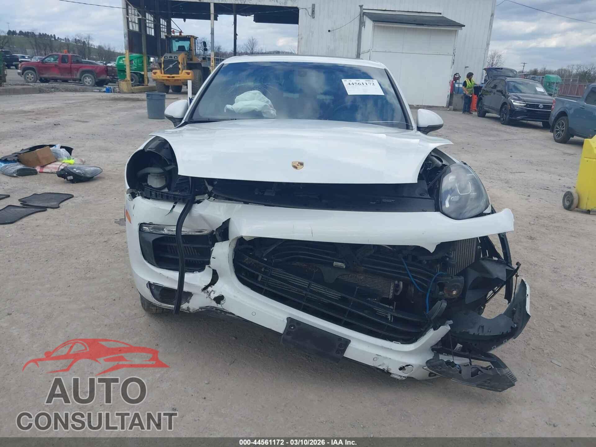 PORSCHE CAYENNE 2015 - WP1AB2A2XFLA60724