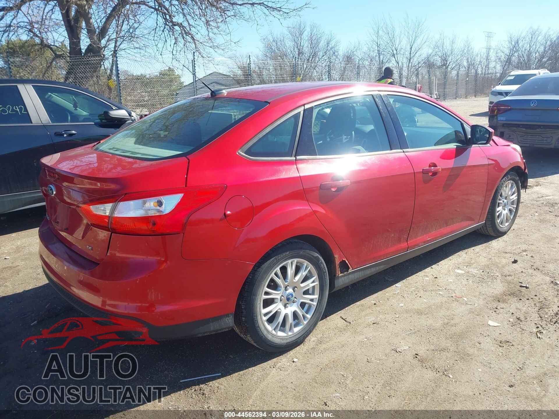 FORD FOCUS 2012 - 1FAHP3F23CL107397