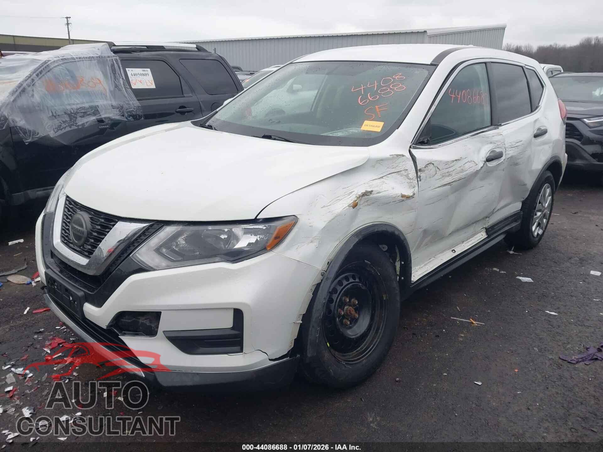 NISSAN ROGUE 2018 - KNMAT2MV6JP535565