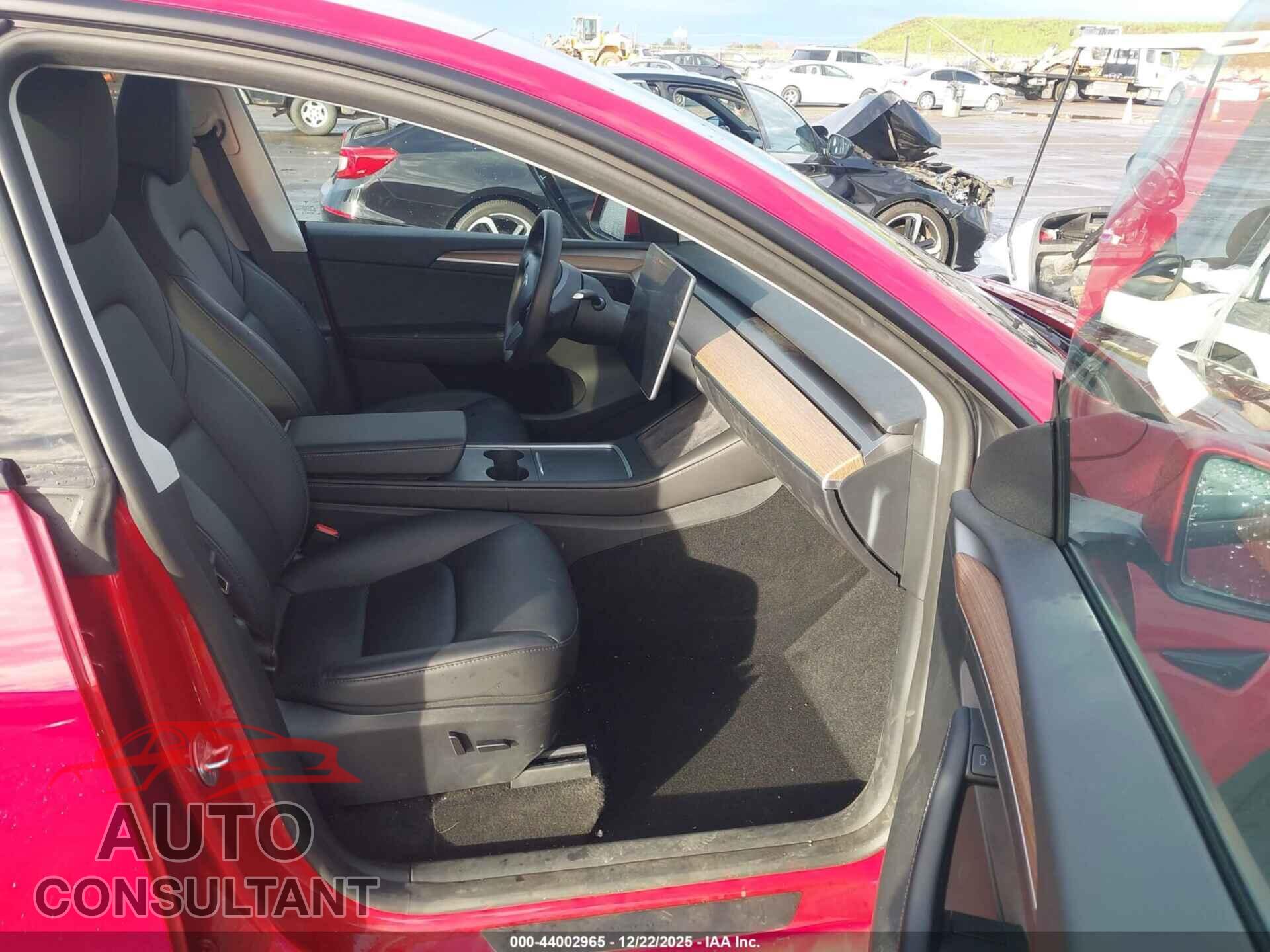 TESLA MODEL Y 2023 - 7SAYGAEE5PF979425