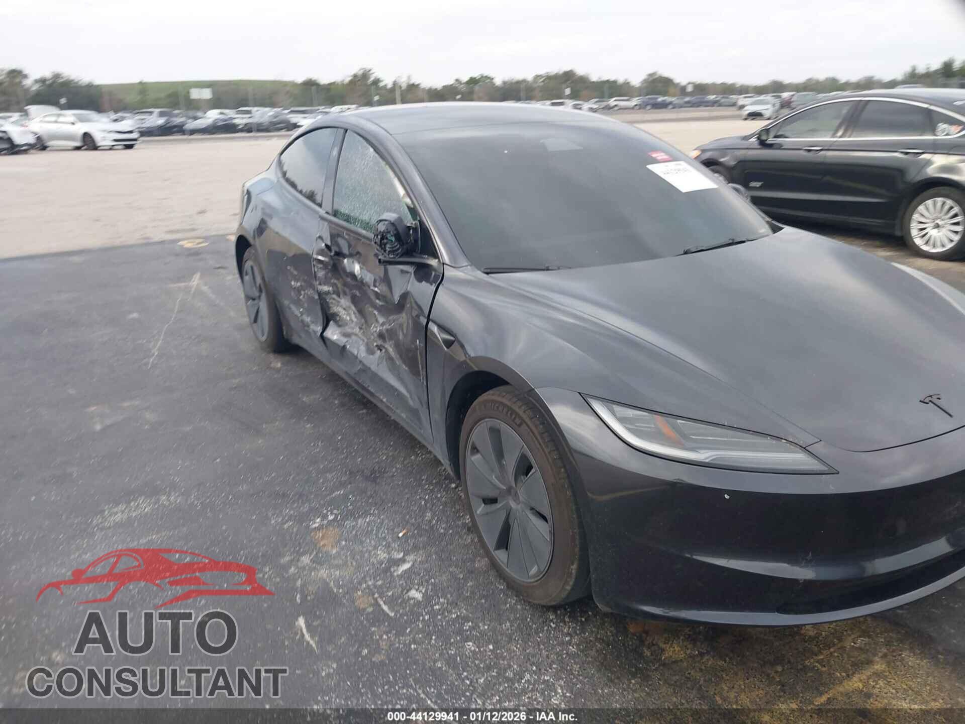 TESLA MODEL 3 2025 - 5YJ3E1EA1SF059567
