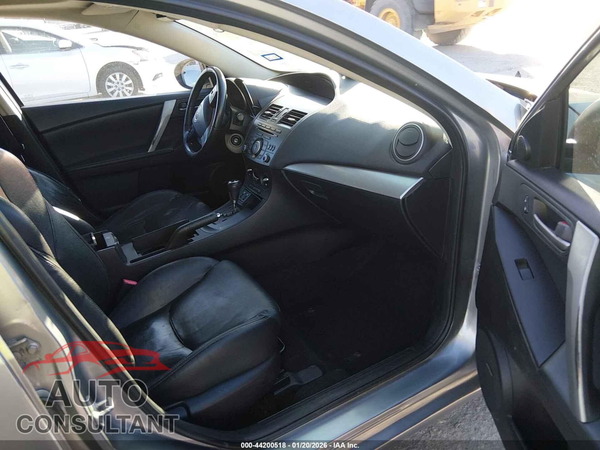 MAZDA MAZDA3 2012 - JM1BL1M76C1658000