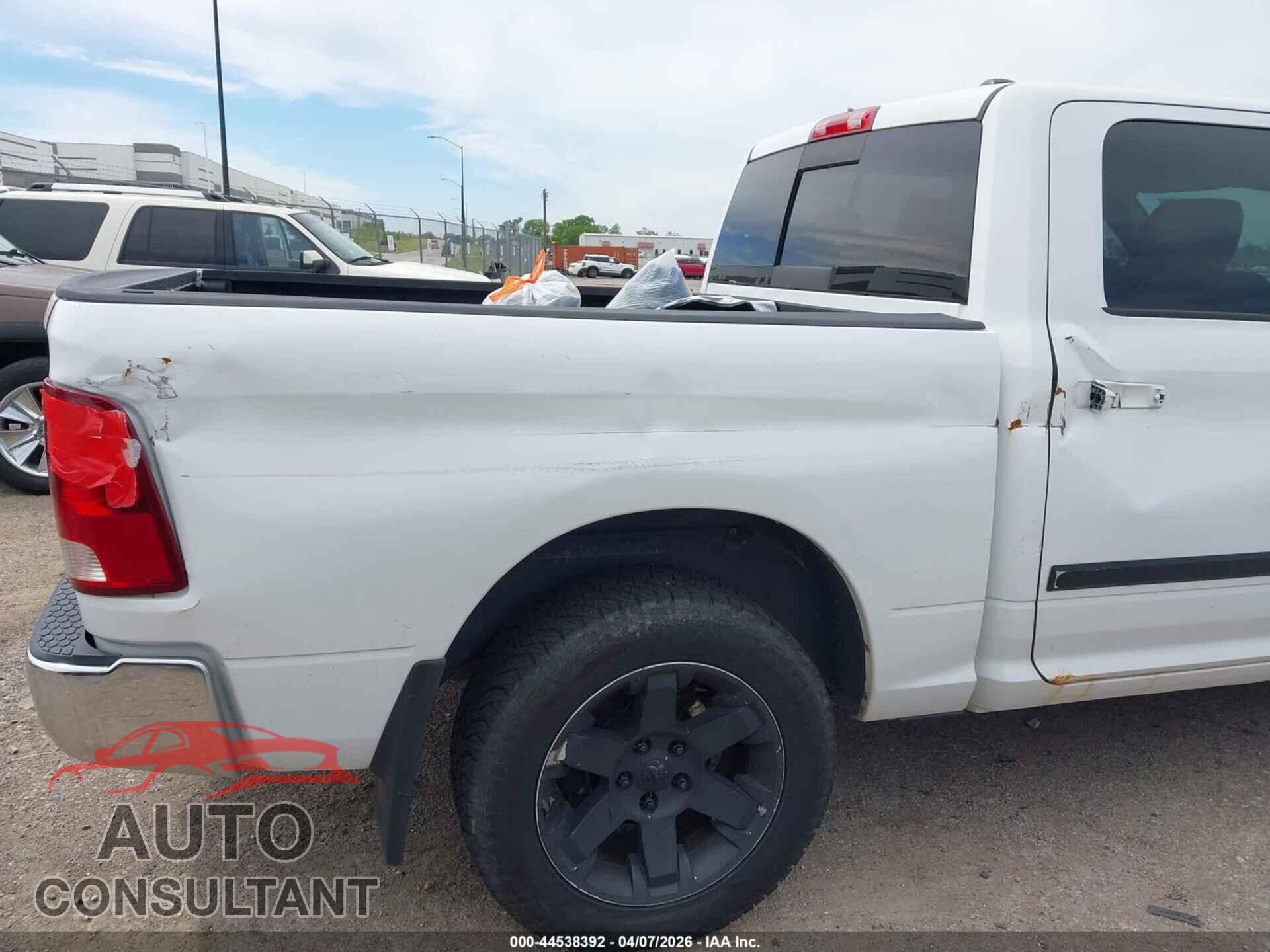DODGE RAM 1500 2010 - 1D7RV1CT8AS212838