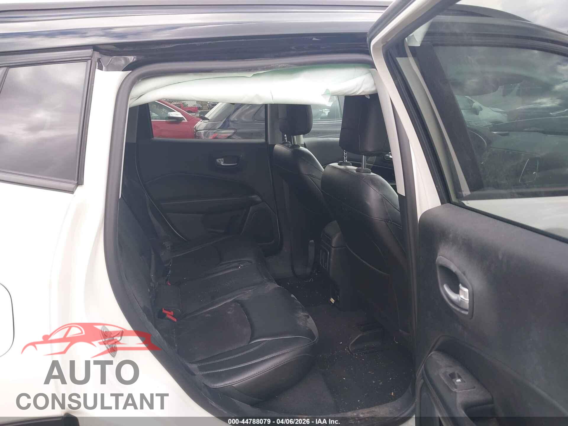 JEEP COMPASS 2018 - 3C4NJDBB8JT395459