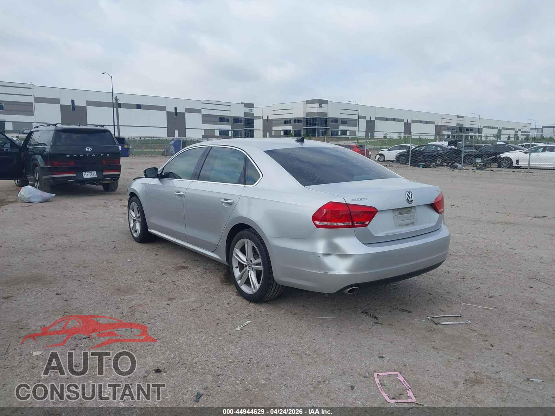 VOLKSWAGEN PASSAT 2015 - 1VWBV7A30FC083414