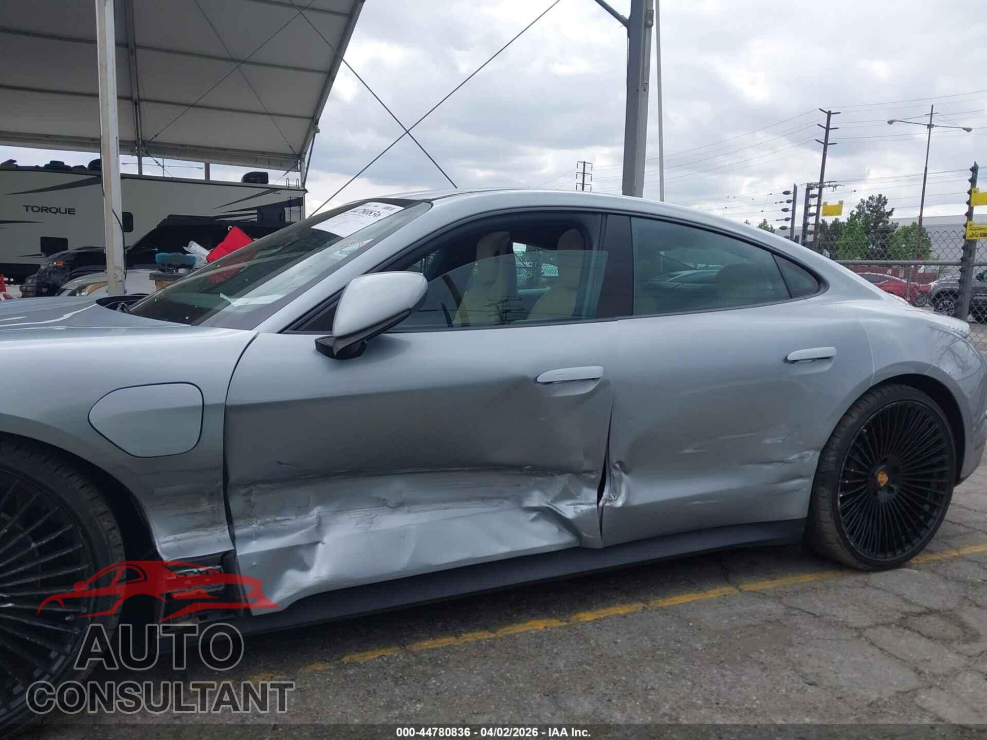PORSCHE TAYCAN 2021 - WP0AA2Y16MSA19076