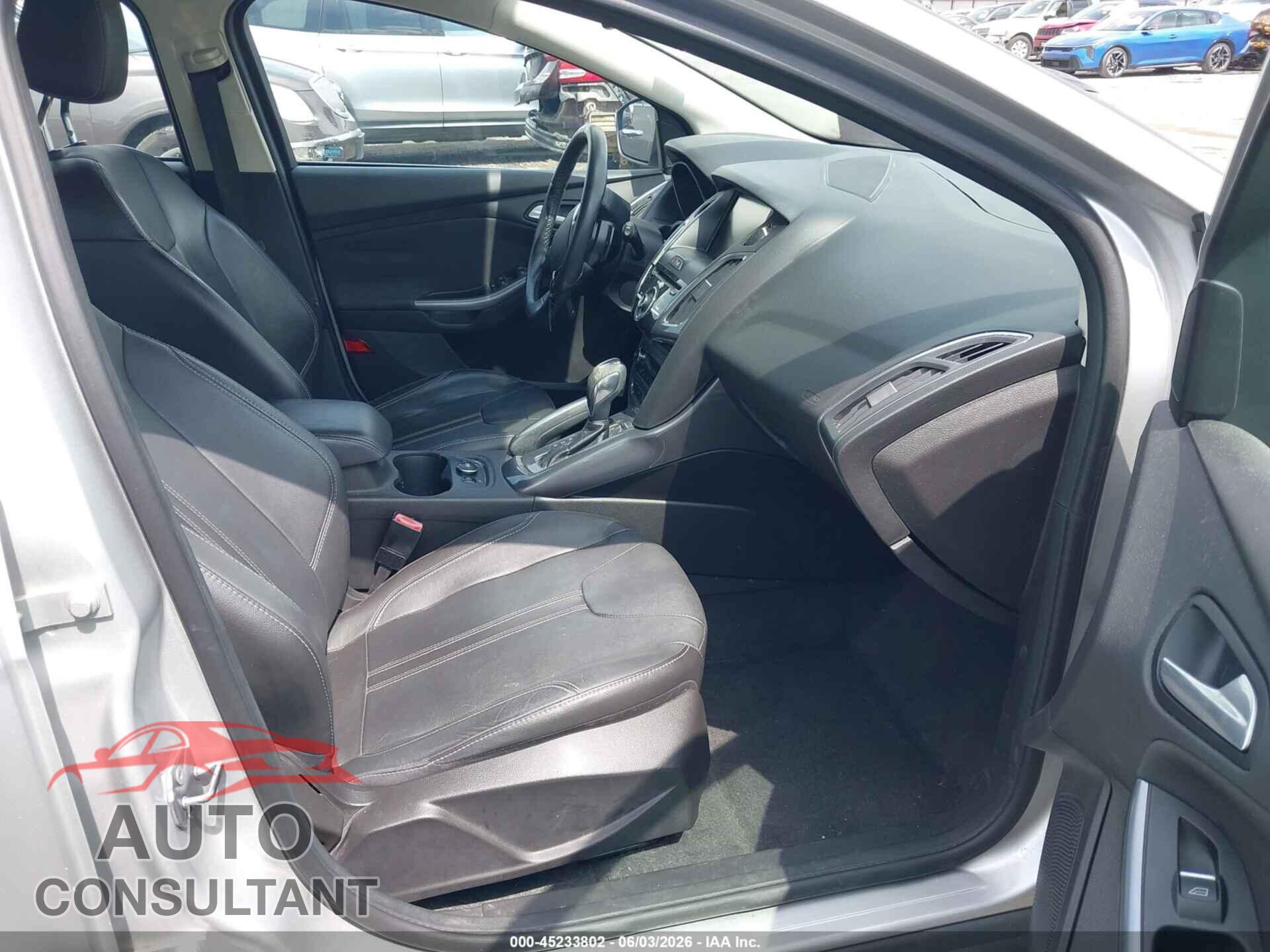 FORD FOCUS 2012 - 1FAHP3N22CL361958