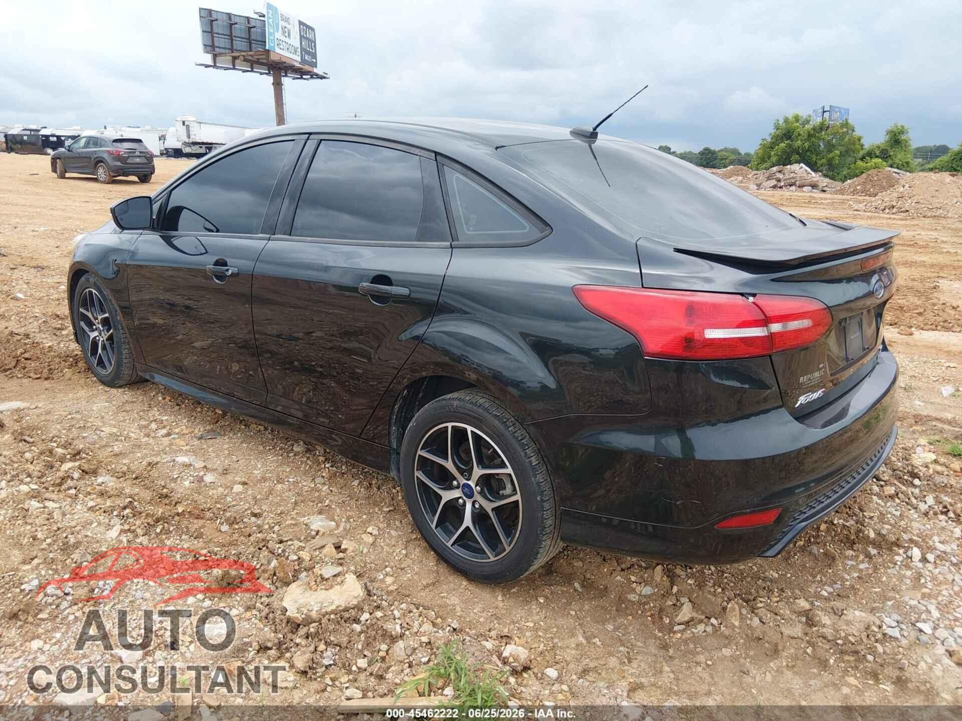 FORD FOCUS 2015 - 1FADP3FE2FL348266