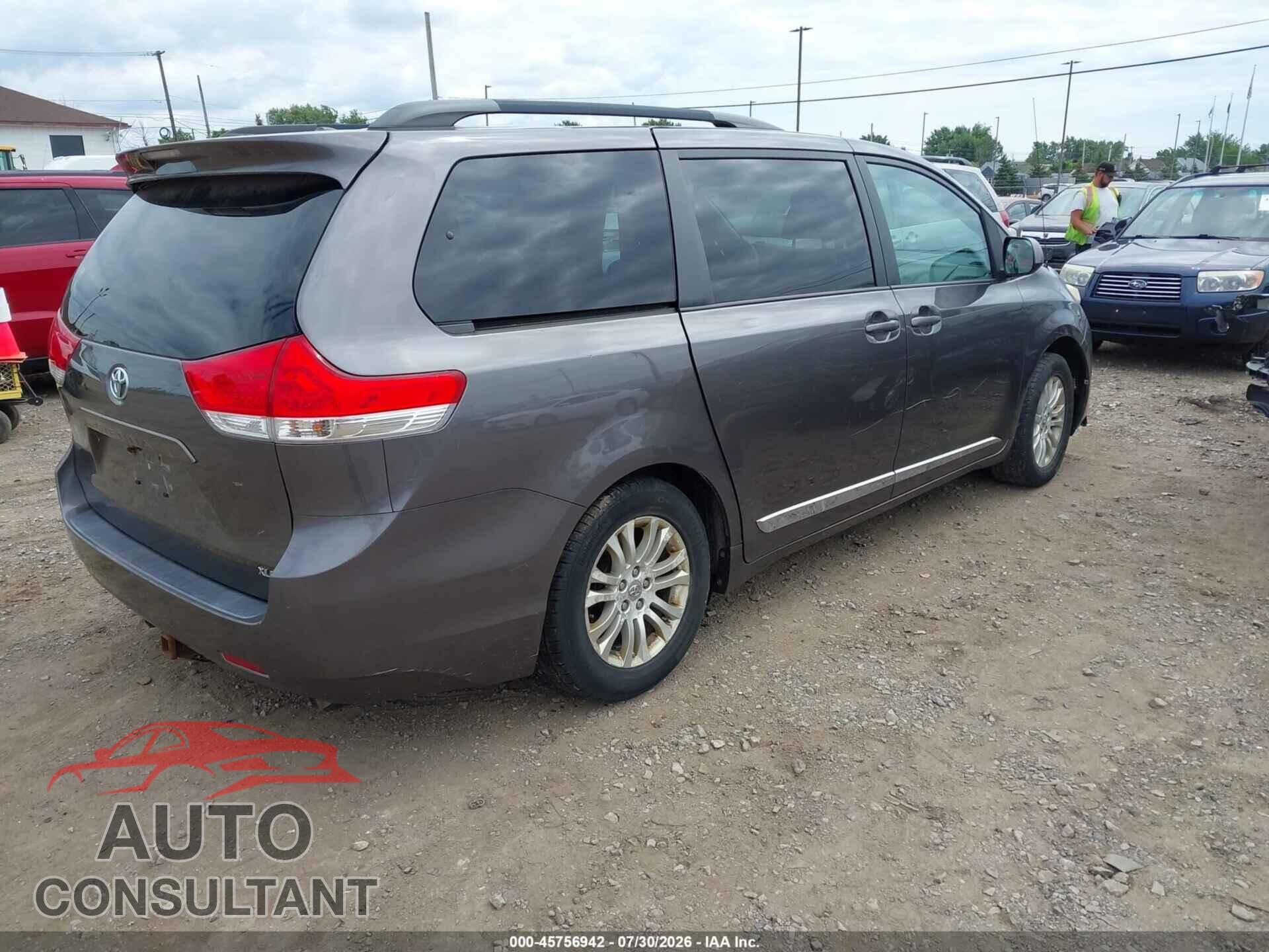 TOYOTA SIENNA 2012 - 5TDYK3DCXCS232738