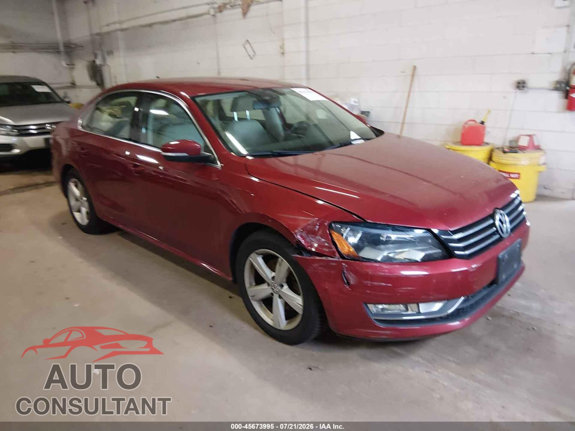 VOLKSWAGEN PASSAT 2015 - 1VWAT7A34FC092425