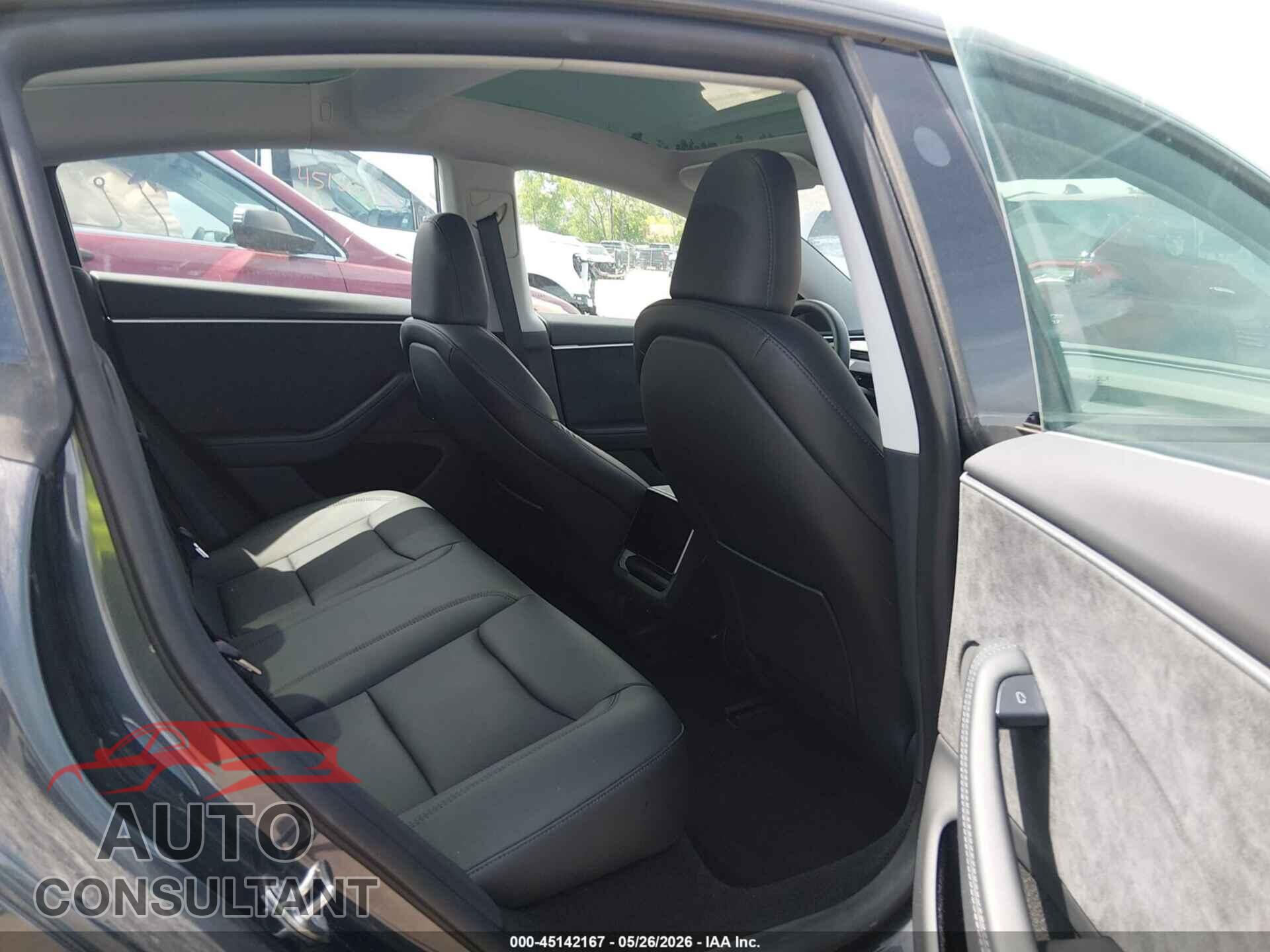TESLA MODEL 3 2024 - 5YJ3E1EB1RF817247