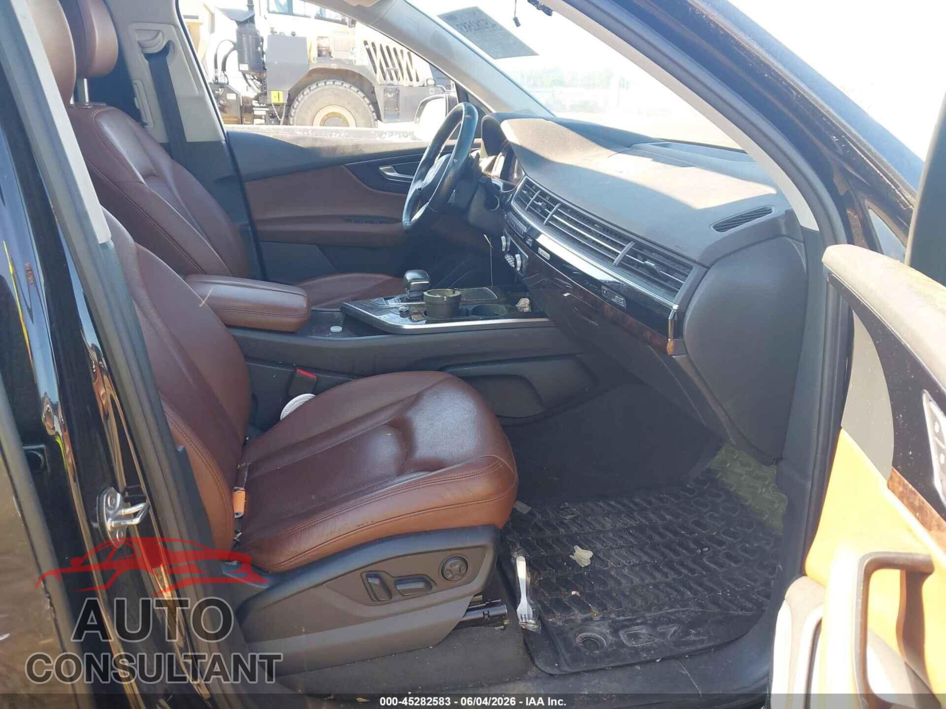 AUDI Q7 2018 - WA1VAAF70JD026714