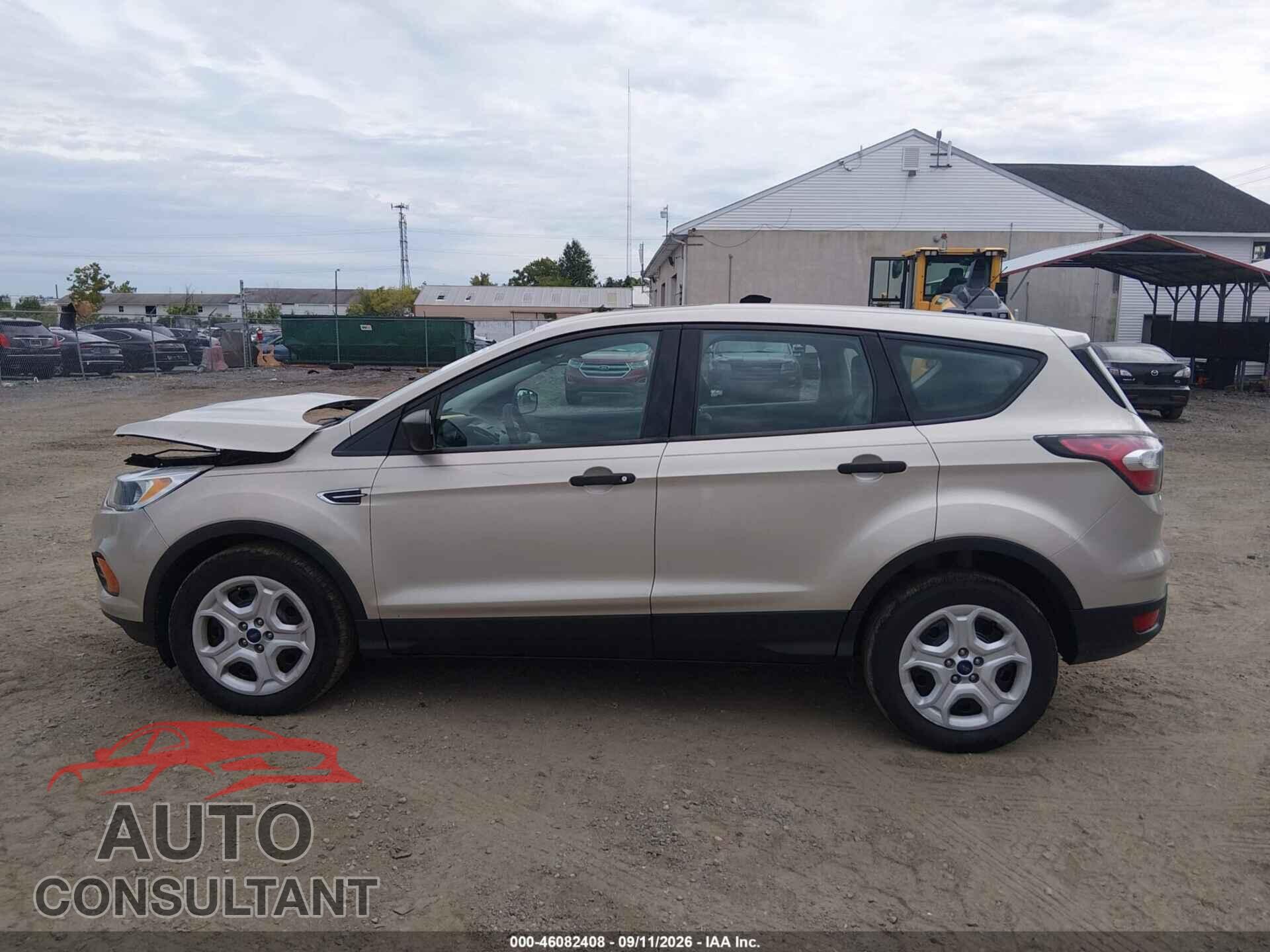 FORD ESCAPE 2017 - 1FMCU0F71HUB12117