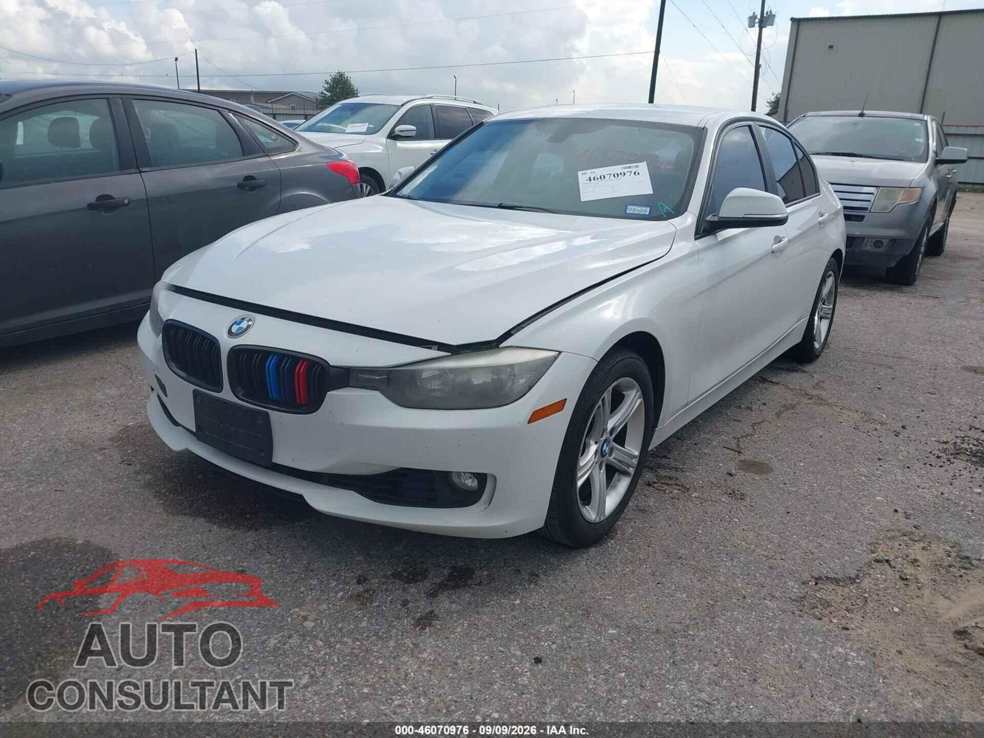 BMW 328I 2013 - WBA3A5G58DNP21911