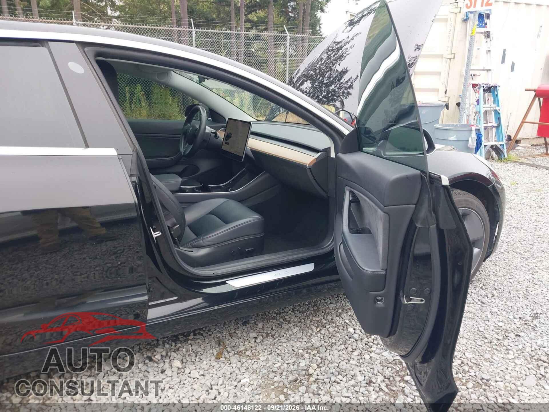 TESLA MODEL 3 2019 - 5YJ3E1EA7KF395854