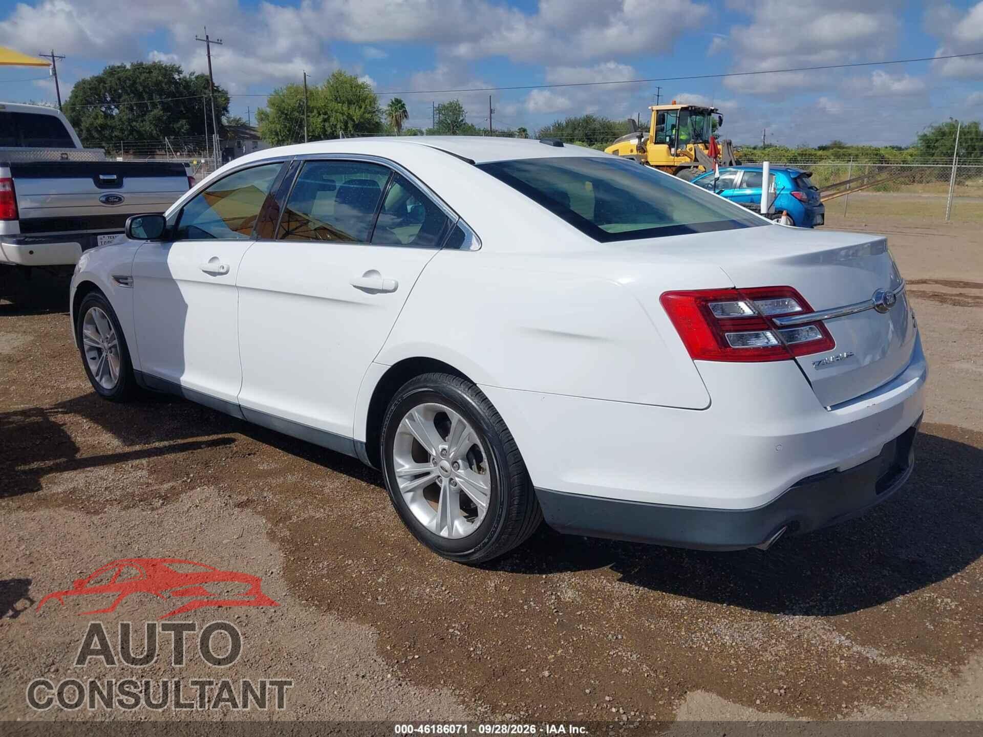 FORD TAURUS 2015 - 1FAHP2E80FG112537