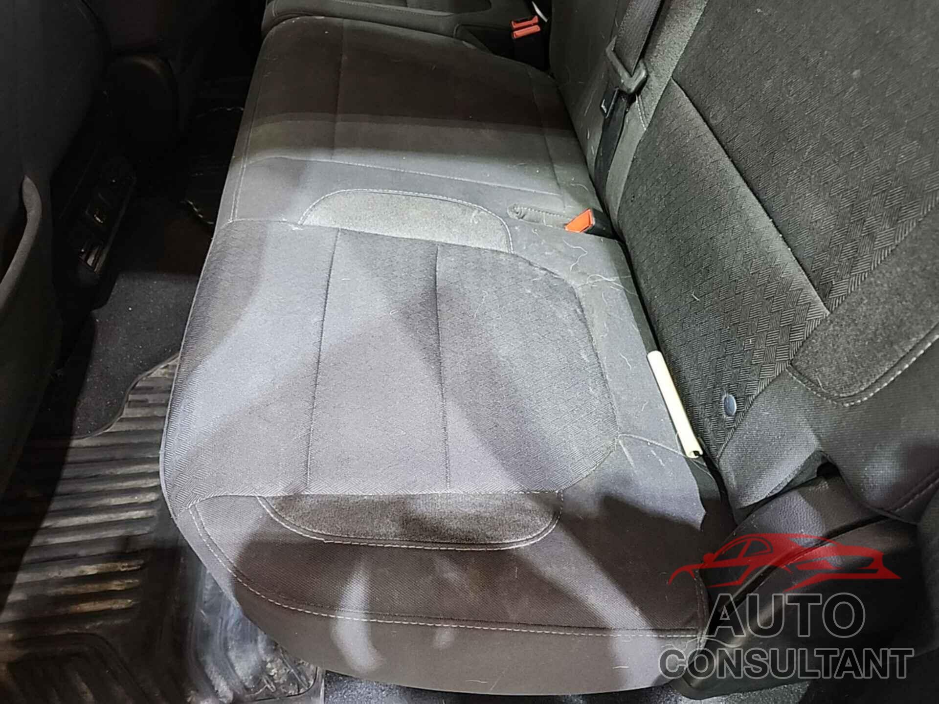 CHEVROLET SILVERADO 1500 2021 - 1GCRYDEK5MZ128723