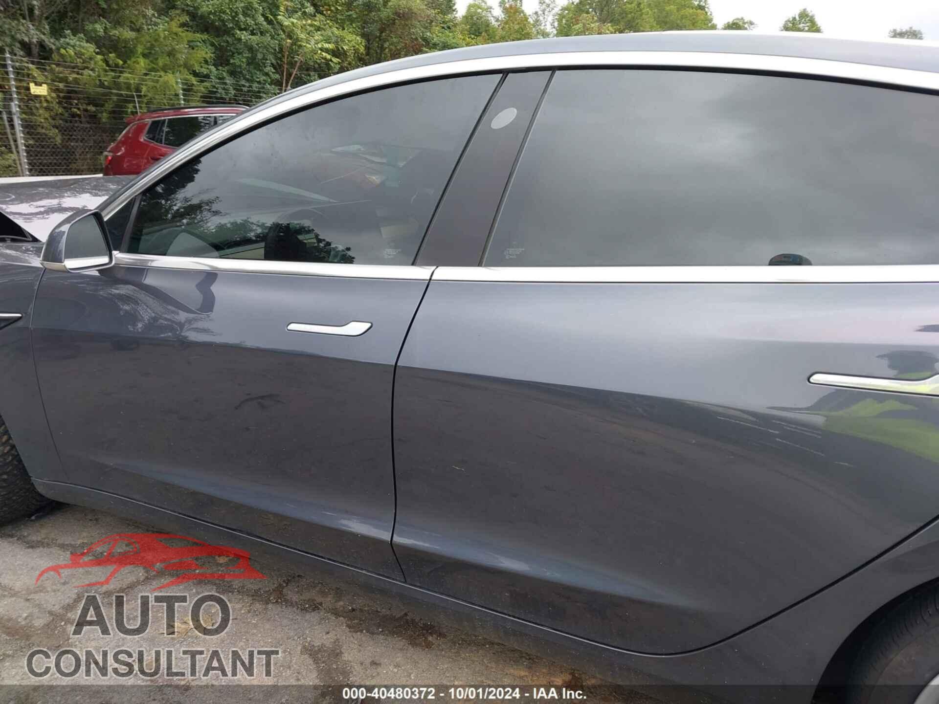 TESLA MODEL 3 2018 - 5YJ3E1EA0JF031094