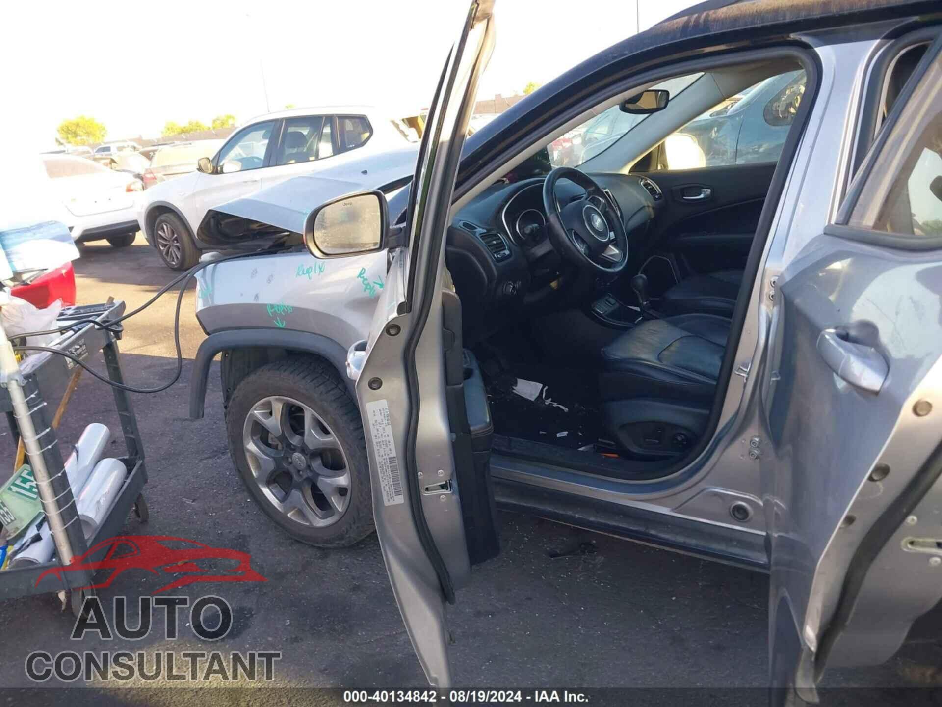 JEEP COMPASS 2018 - 3C4NJCCB1JT461472