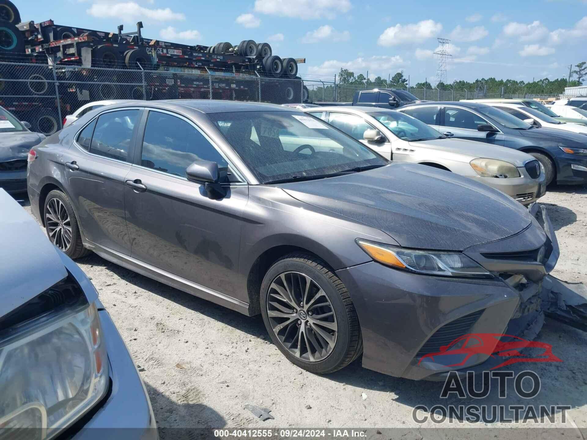 TOYOTA CAMRY 2018 - 4T1B11HK5JU025502