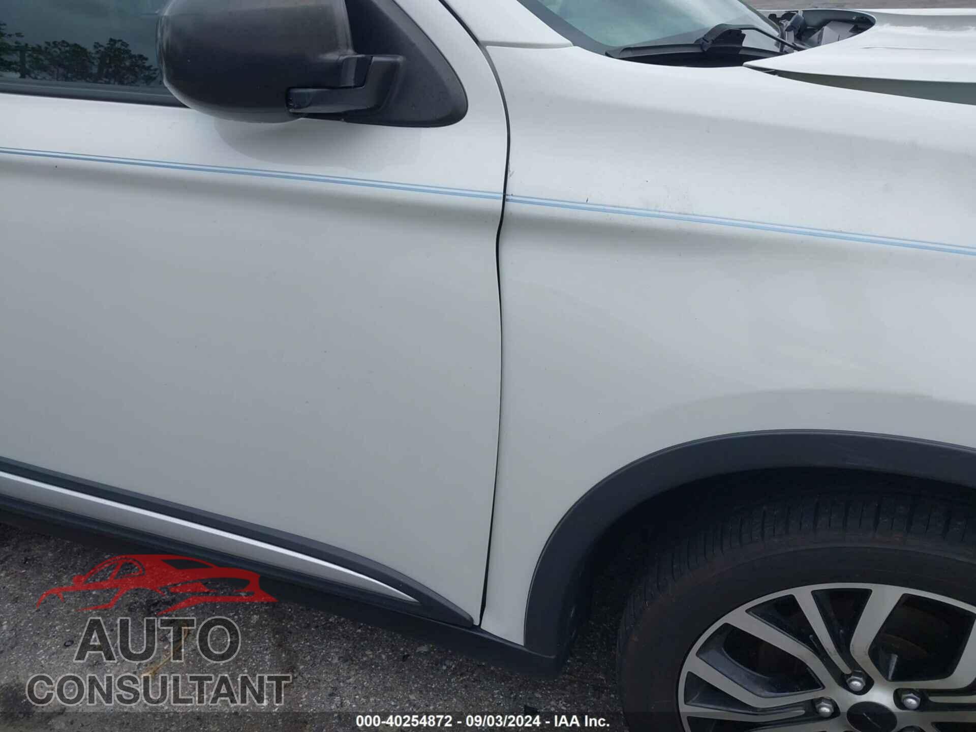 MITSUBISHI OUTLANDER 2018 - JA4AD2A38JZ068678