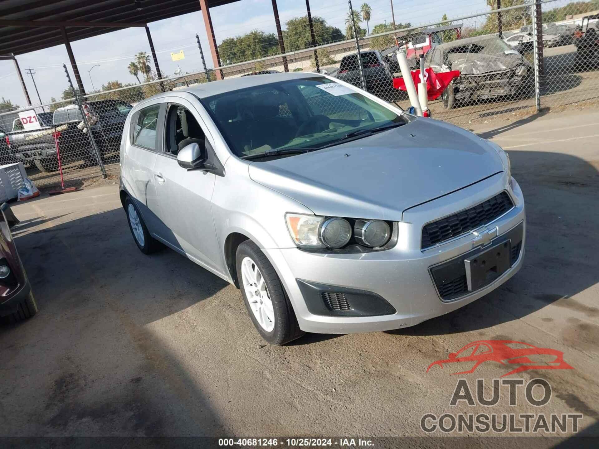 CHEVROLET SONIC 2014 - 1G1JC6SB5E4234611