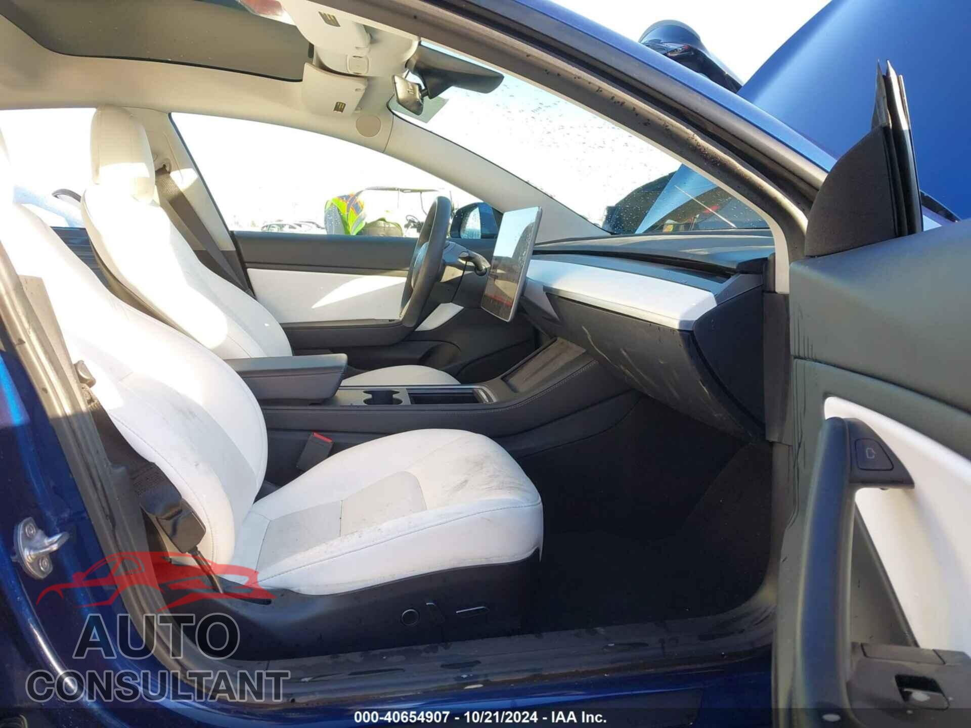 TESLA MODEL 3 2021 - 5YJ3E1EA2MF938689