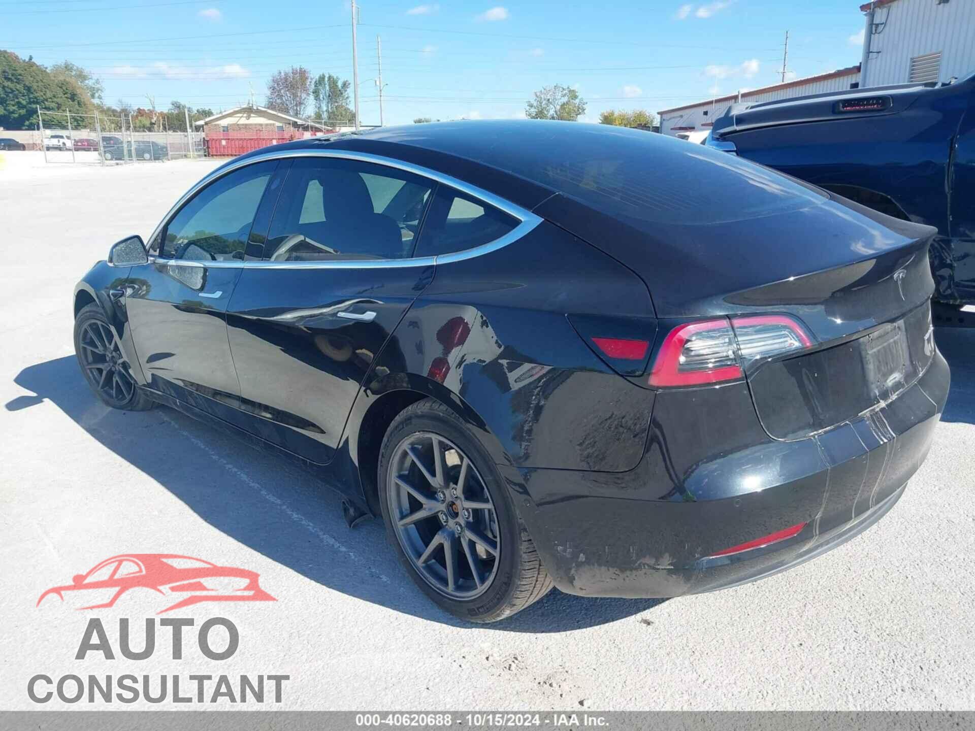 TESLA MODEL 3 2018 - 5YJ3E1EB4JF070831