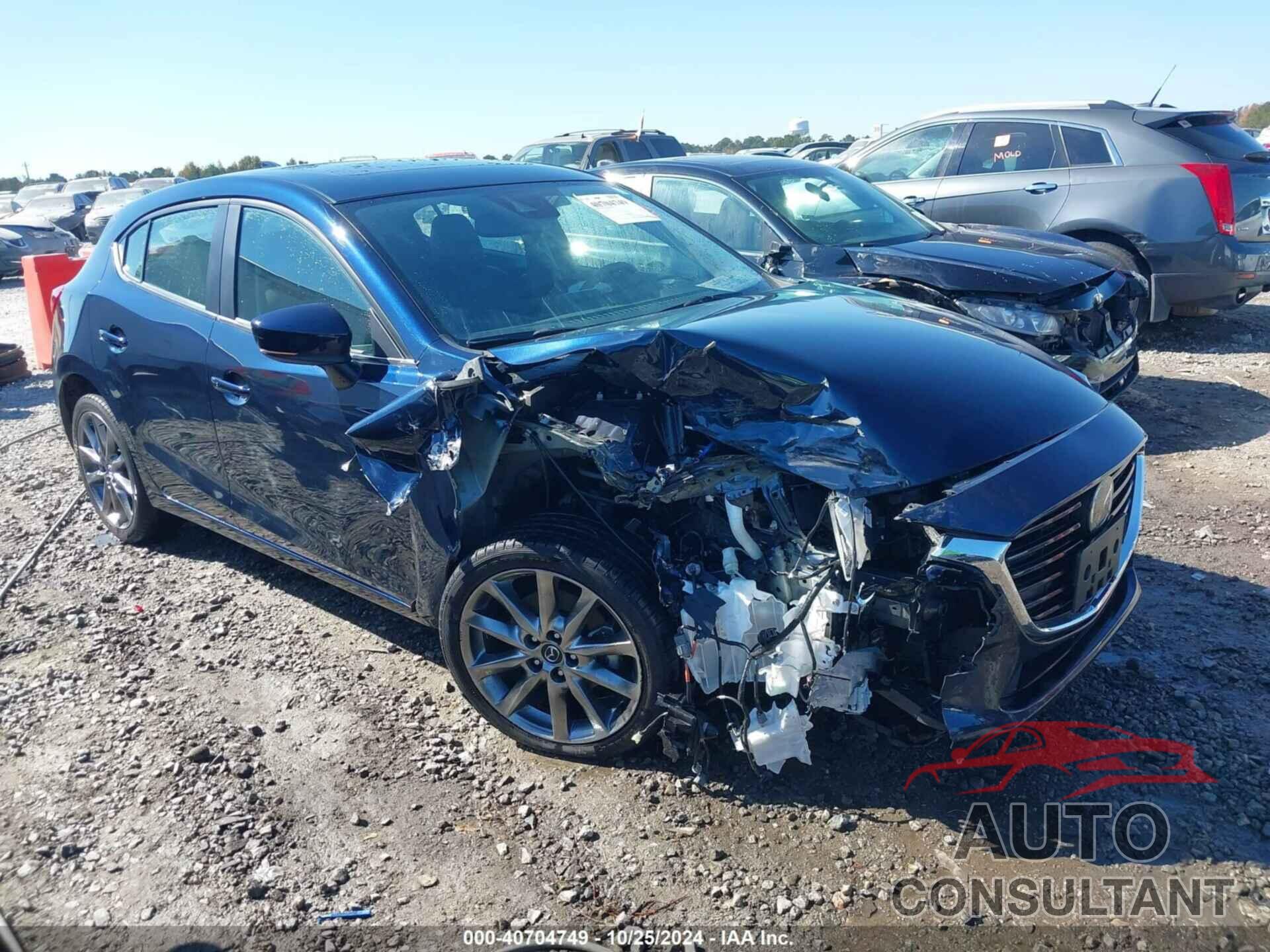 MAZDA 3 2018 - 3MZBN1M38JM223483