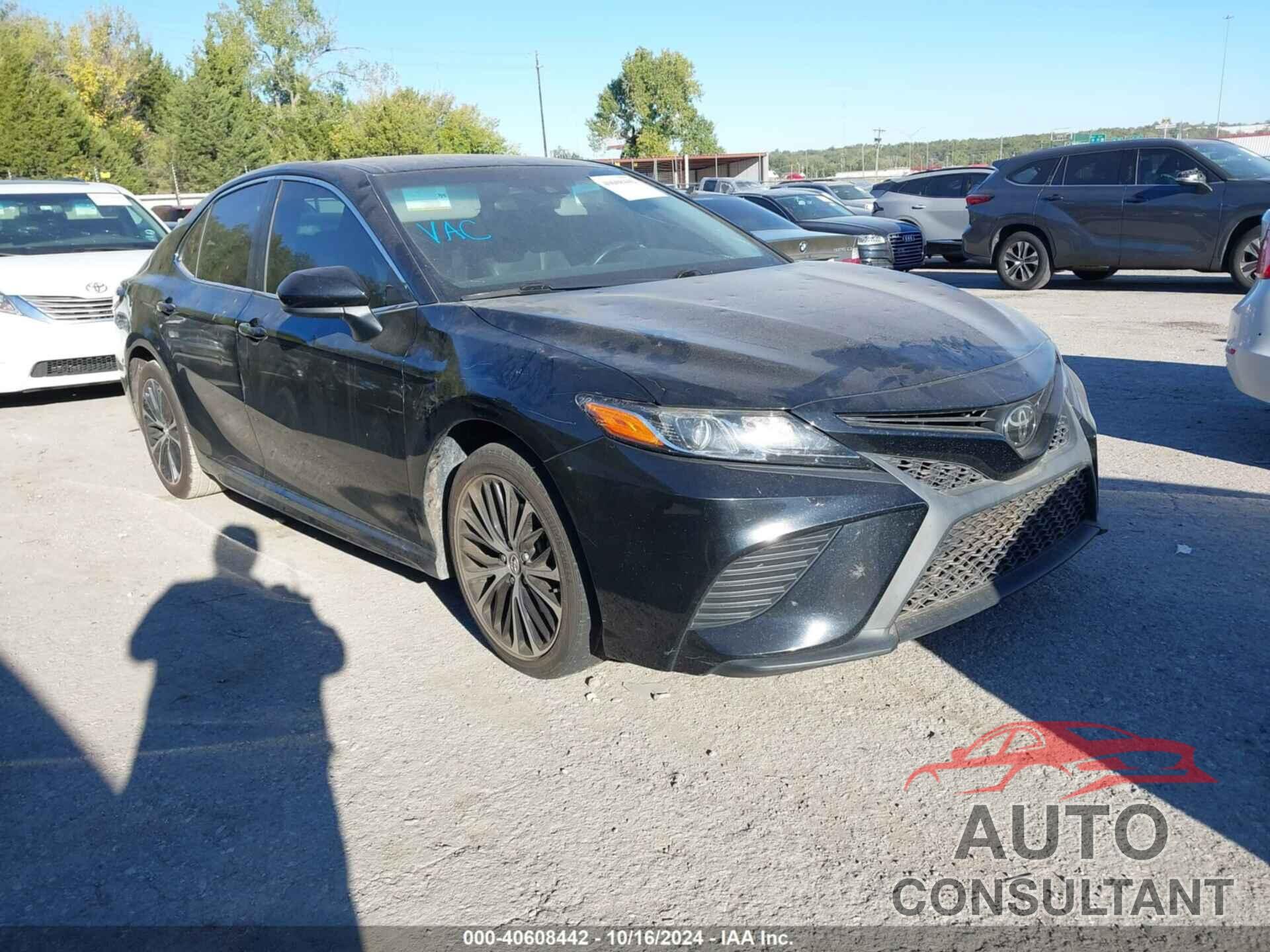 TOYOTA CAMRY 2018 - 4T1B11HK6JU512241