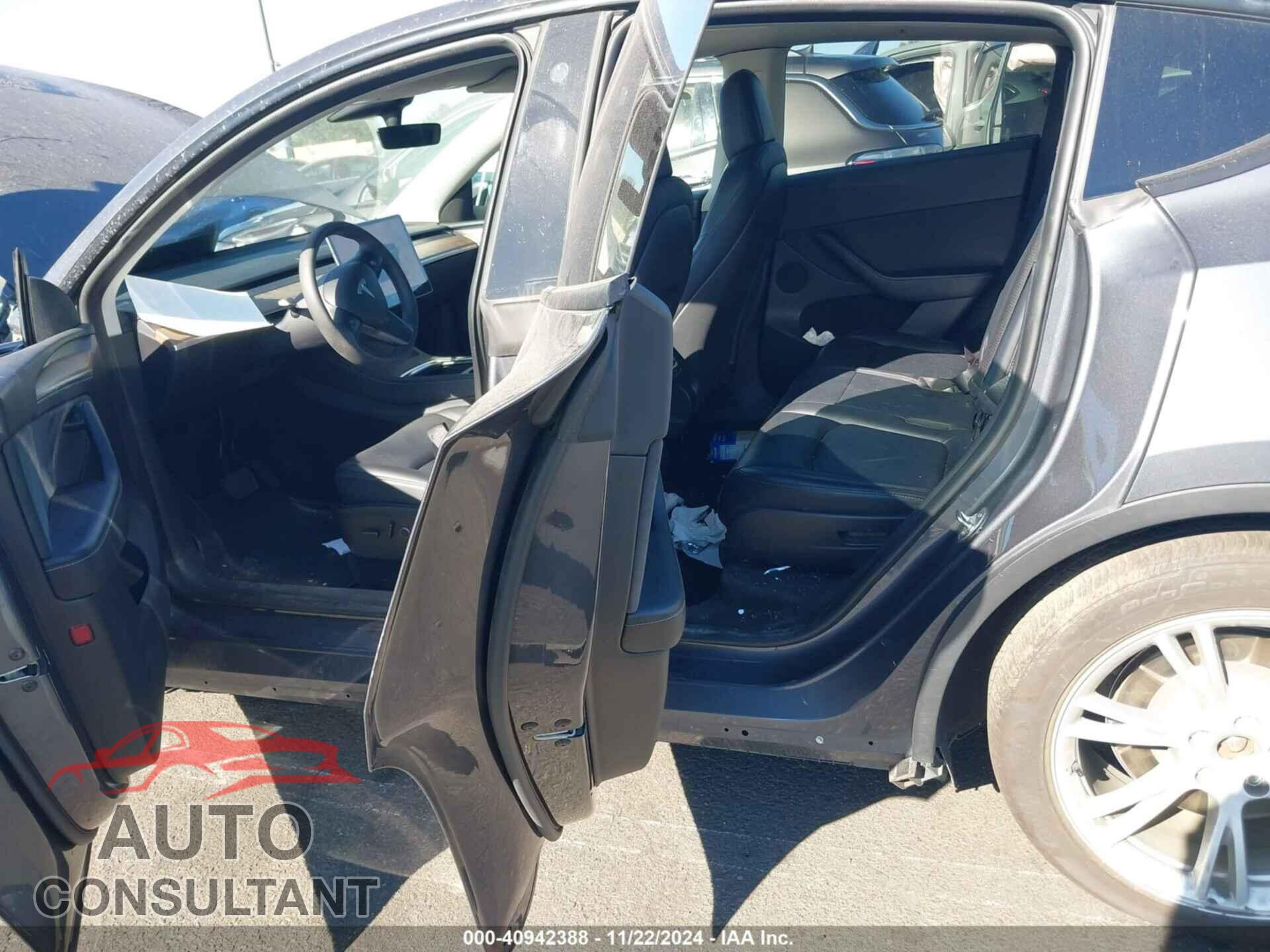 TESLA MODEL Y 2023 - 7SAYGAEE3PF605749
