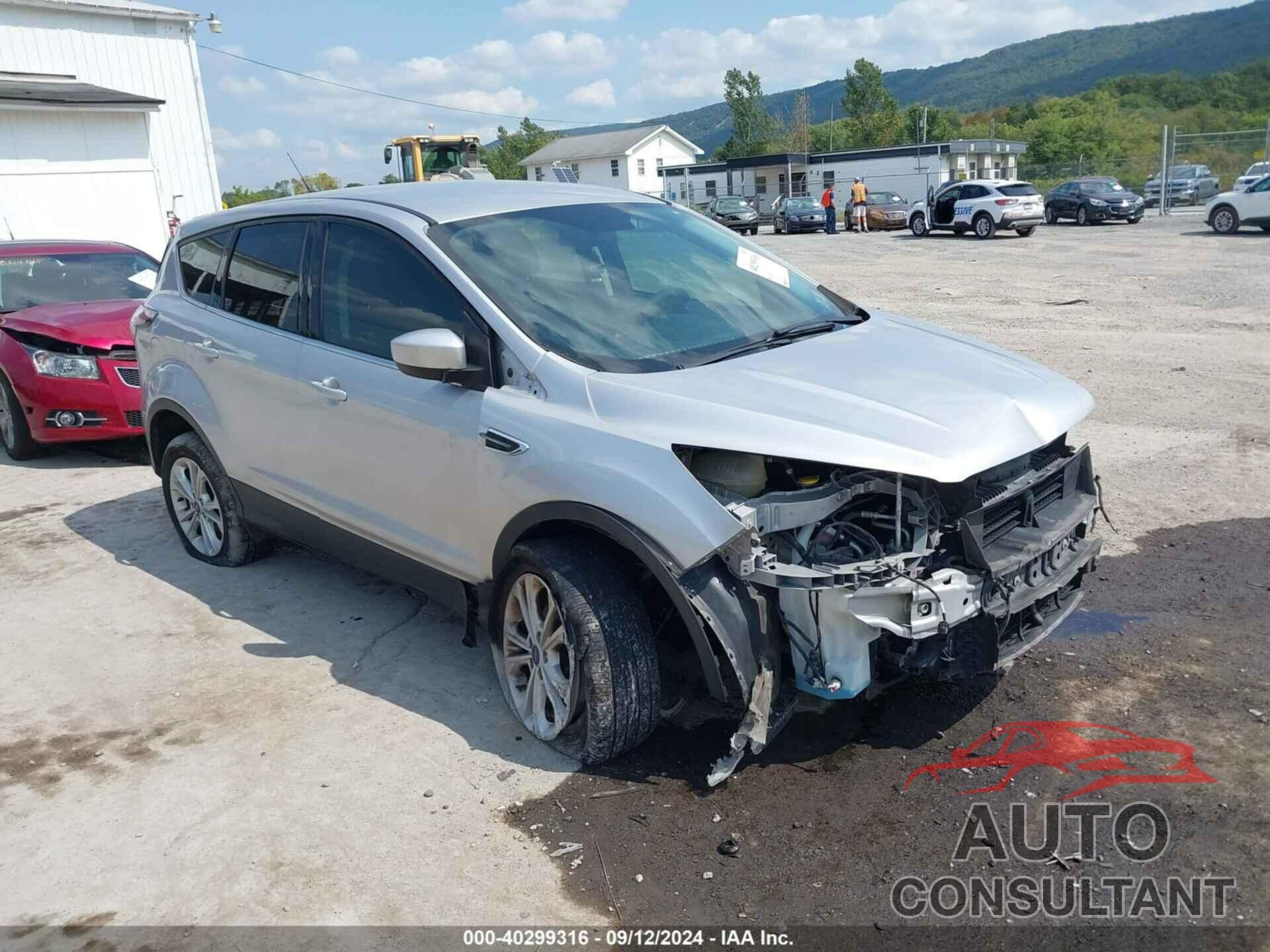 FORD ESCAPE 2017 - 1FMCU0GD6HUB60037