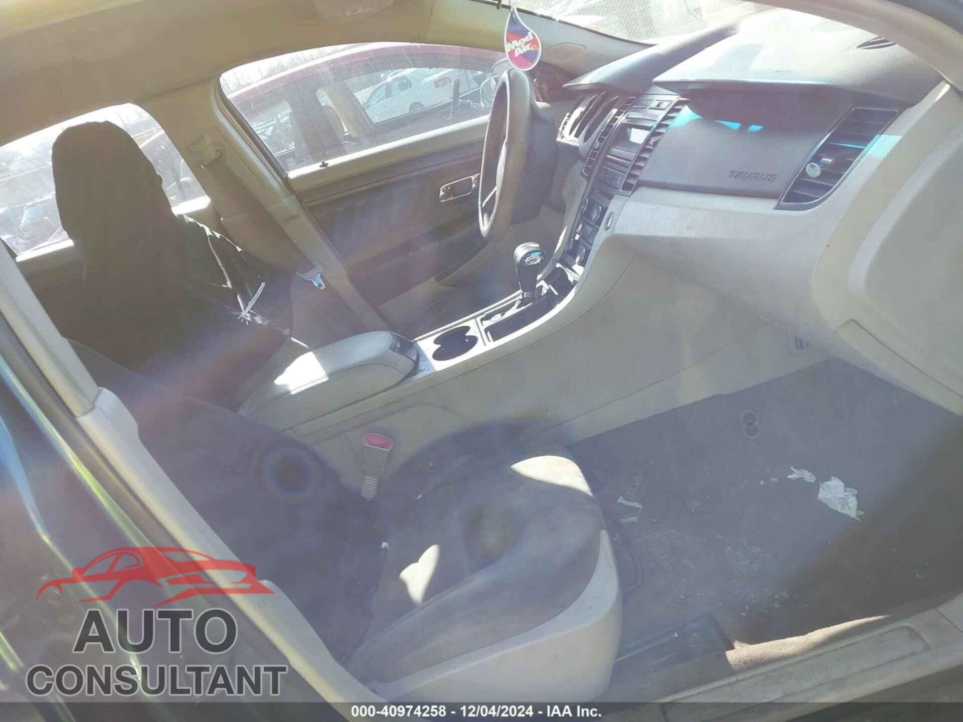FORD TAURUS 2010 - 1FAHP2DW4AG120939