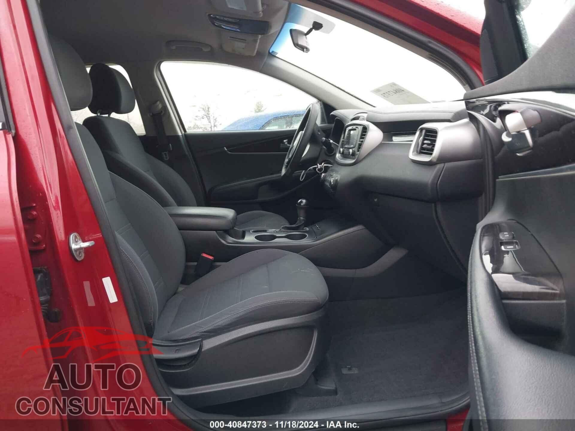 KIA SORENTO 2017 - 5XYPGDA59HG192004
