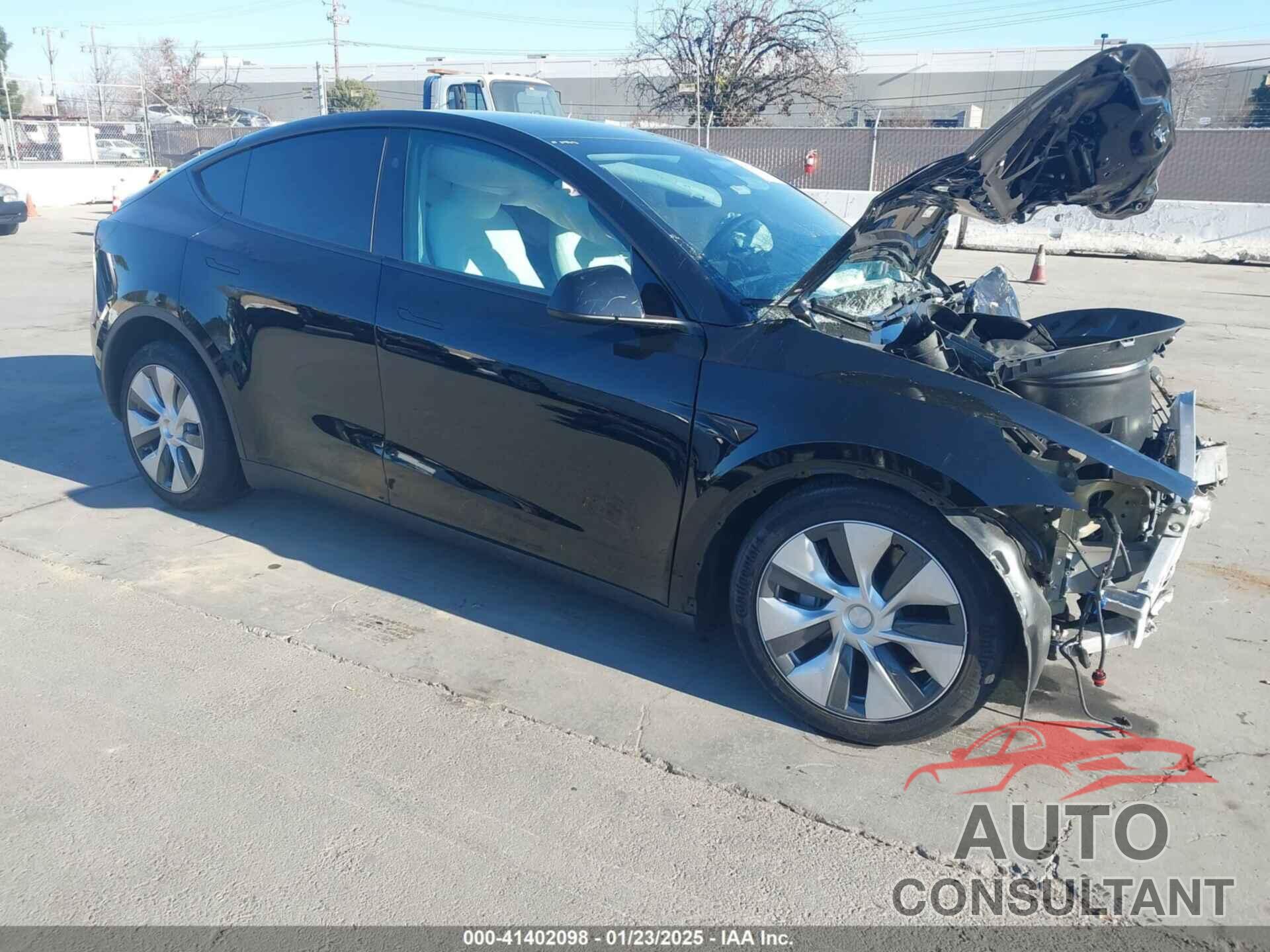 TESLA MODEL Y 2024 - 7SAYGAEE7RF014424