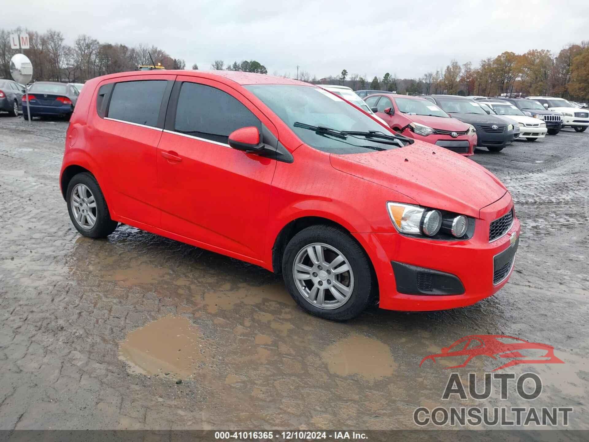 CHEVROLET SONIC 2015 - 1G1JC6SH1F4133832