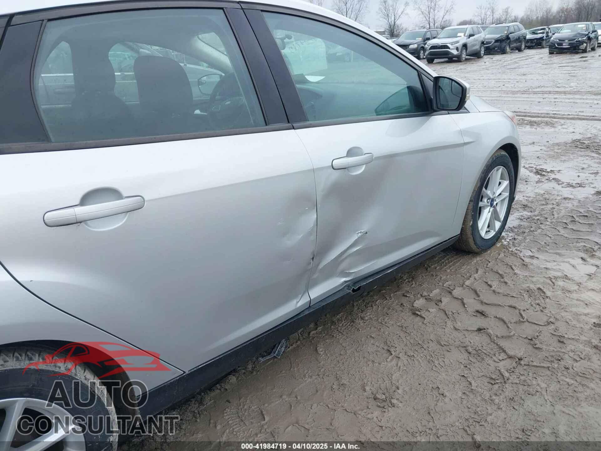 FORD FOCUS 2017 - 1FADP3K23HL218852