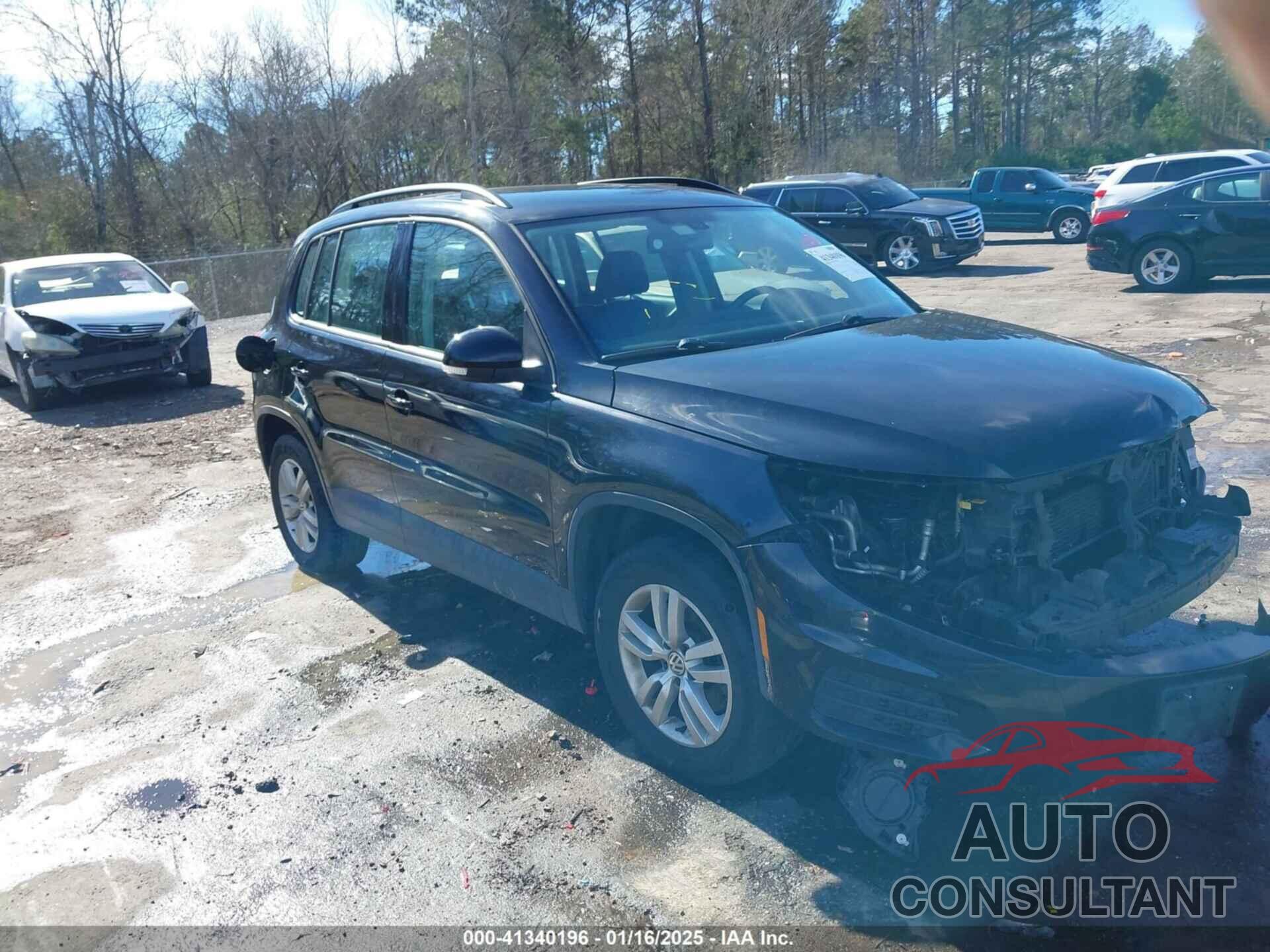 VOLKSWAGEN TIGUAN 2017 - WVGAV7AX2HK026136