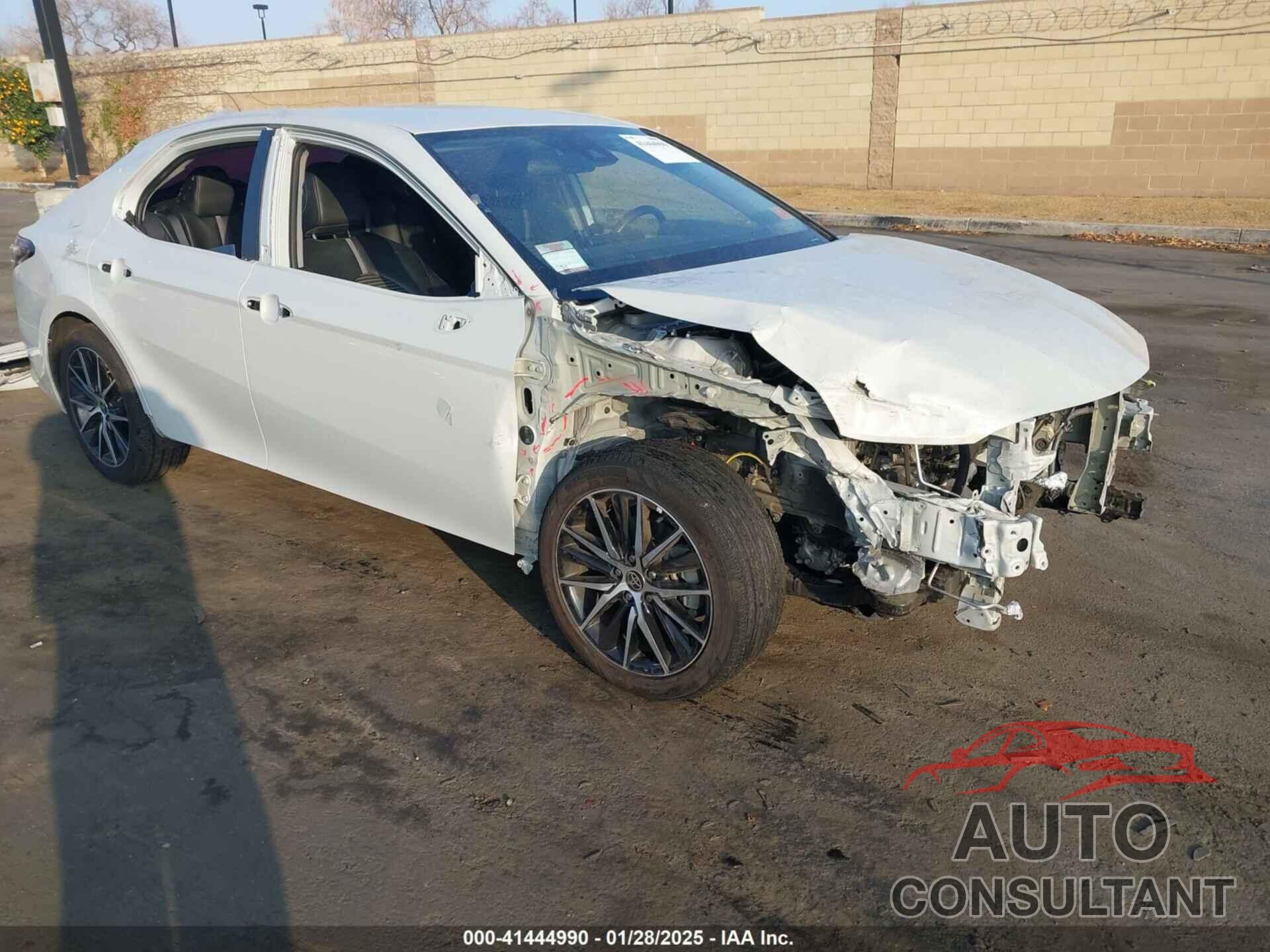 TOYOTA CAMRY 2022 - 4T1G11AK7NU002700