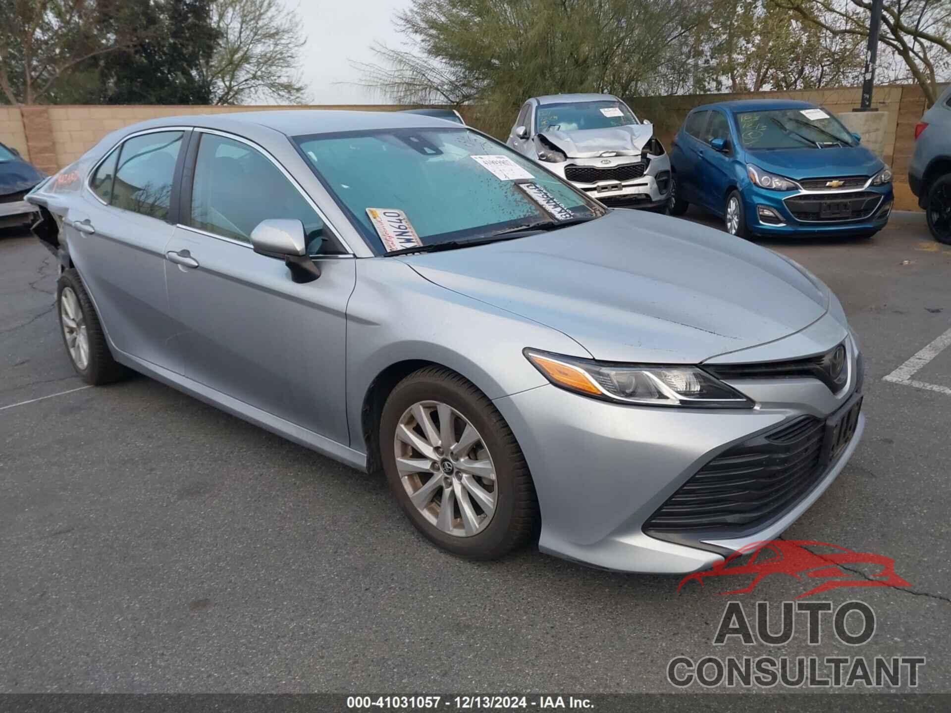 TOYOTA CAMRY 2019 - 4T1B11HK1KU256544
