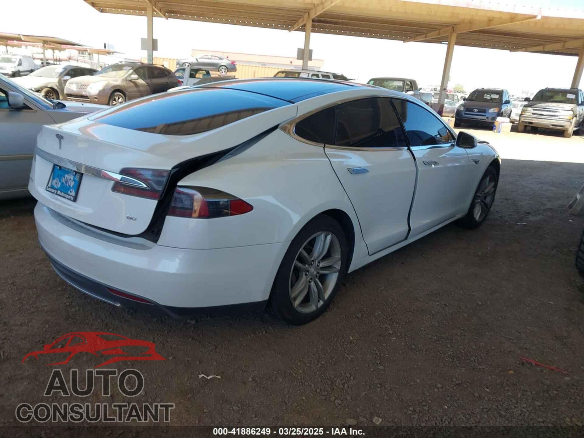 TESLA MODEL S 2013 - 5YJSA1CG8DFP22036