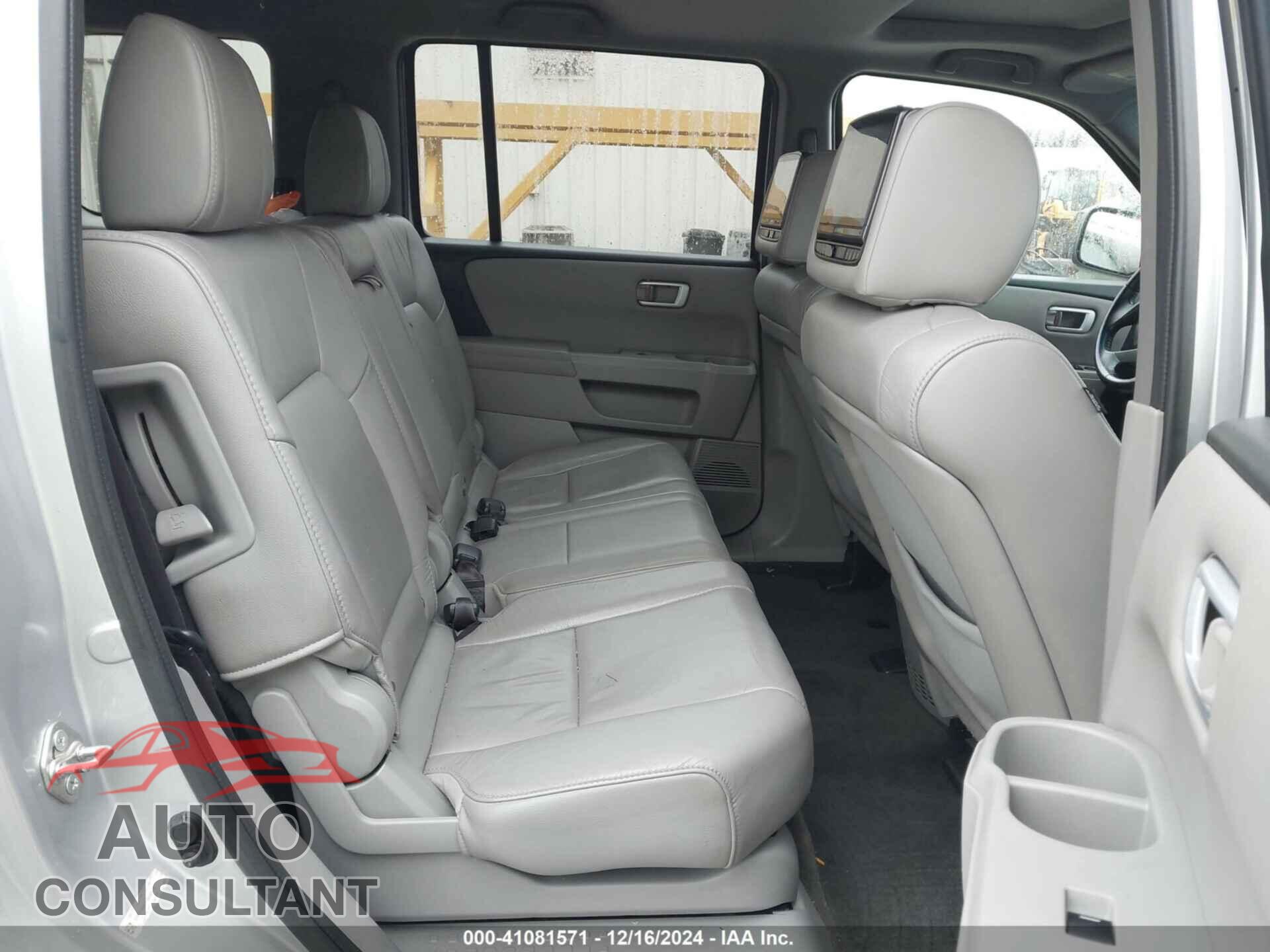 HONDA PILOT 2015 - 5FNYF4H57FB039476