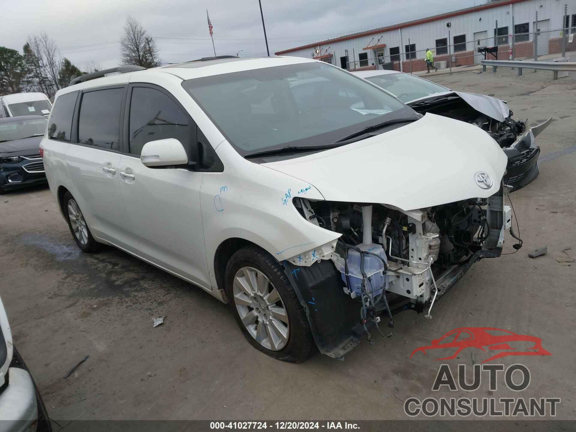 TOYOTA SIENNA 2015 - 5TDYK3DC5FS624434