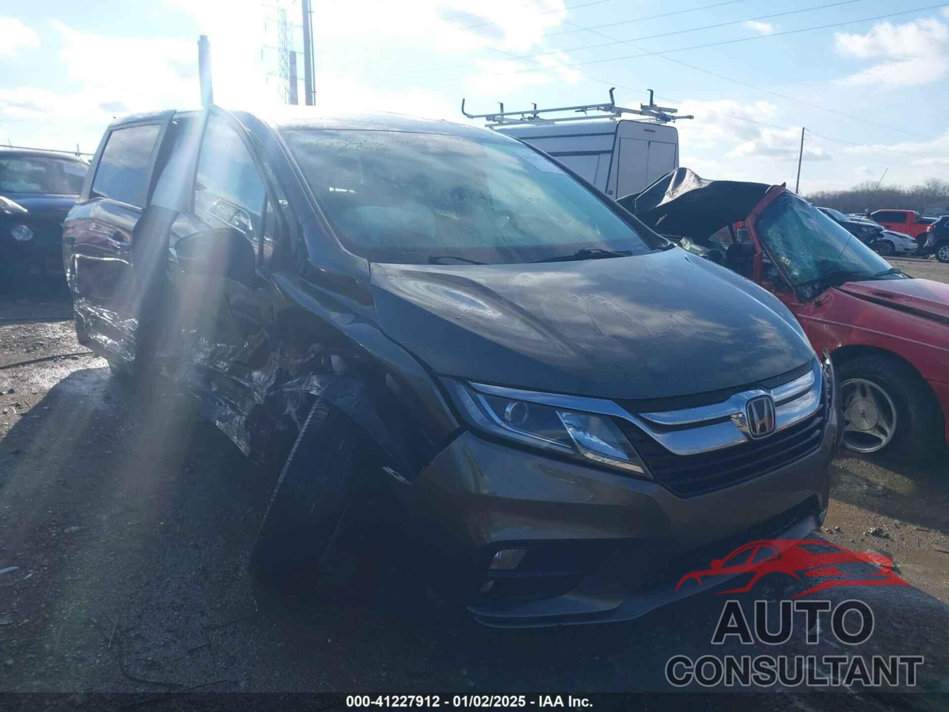 HONDA ODYSSEY 2018 - 5FNRL6H75JB048258