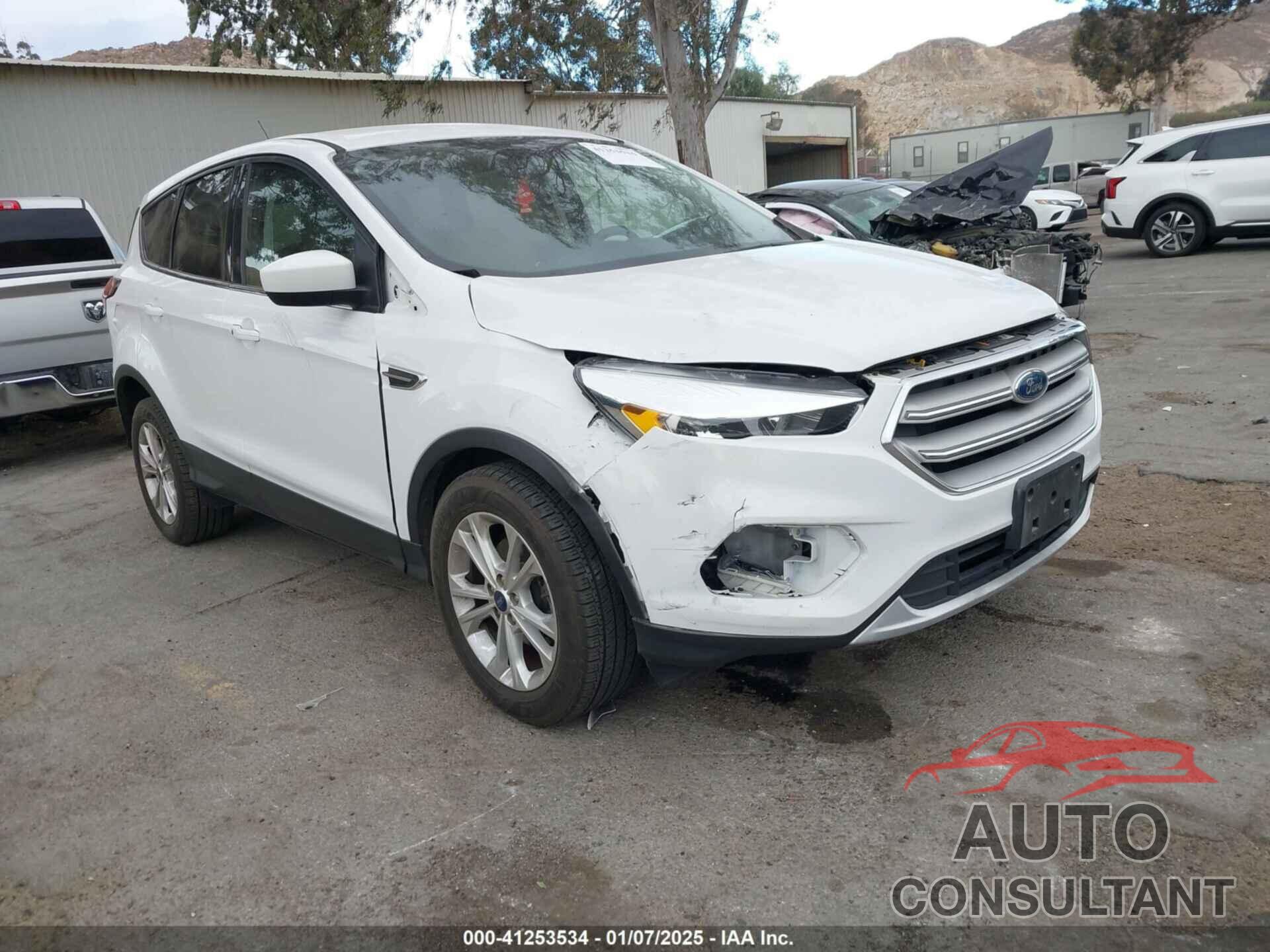 FORD ESCAPE 2019 - 1FMCU0GD1KUB81126