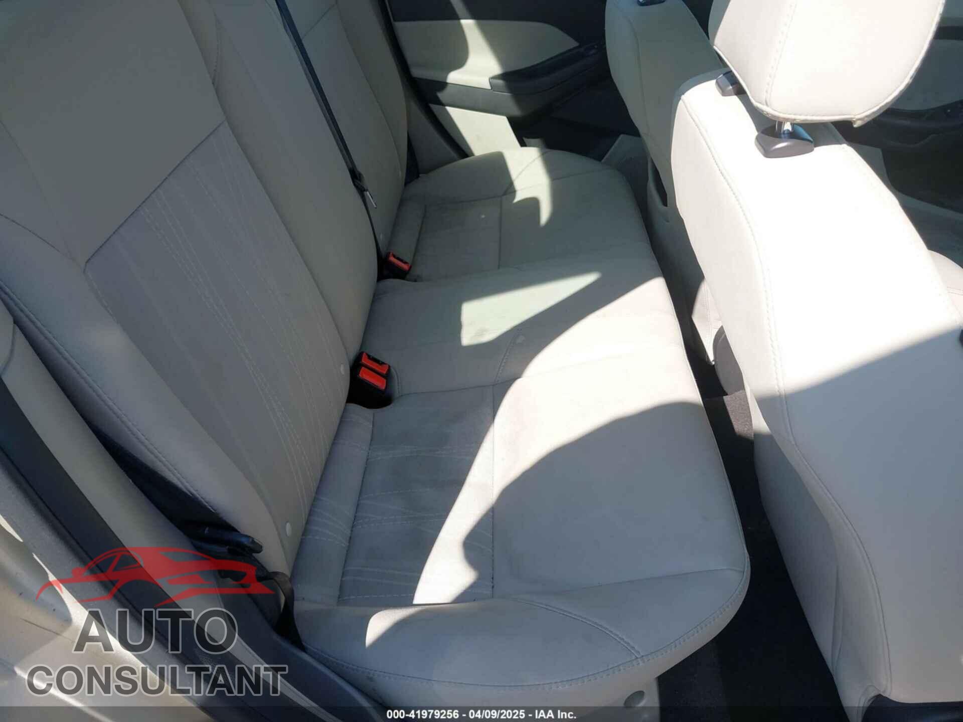 FORD FOCUS 2017 - 1FADP3F20HL322015