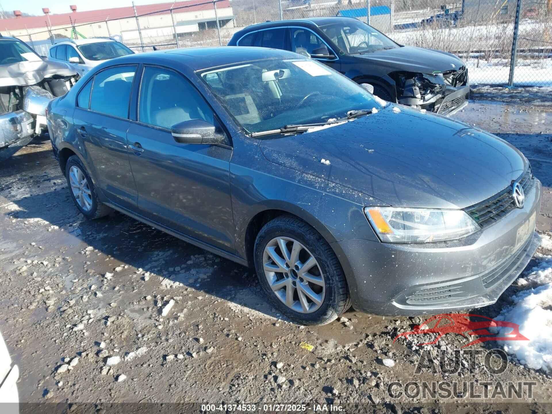 VOLKSWAGEN JETTA 2011 - 3VWDZ7AJ3BM397109