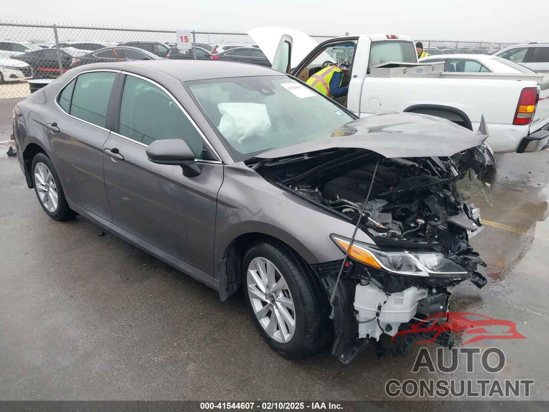 TOYOTA CAMRY 2024 - 4T1C11AK4RU234840