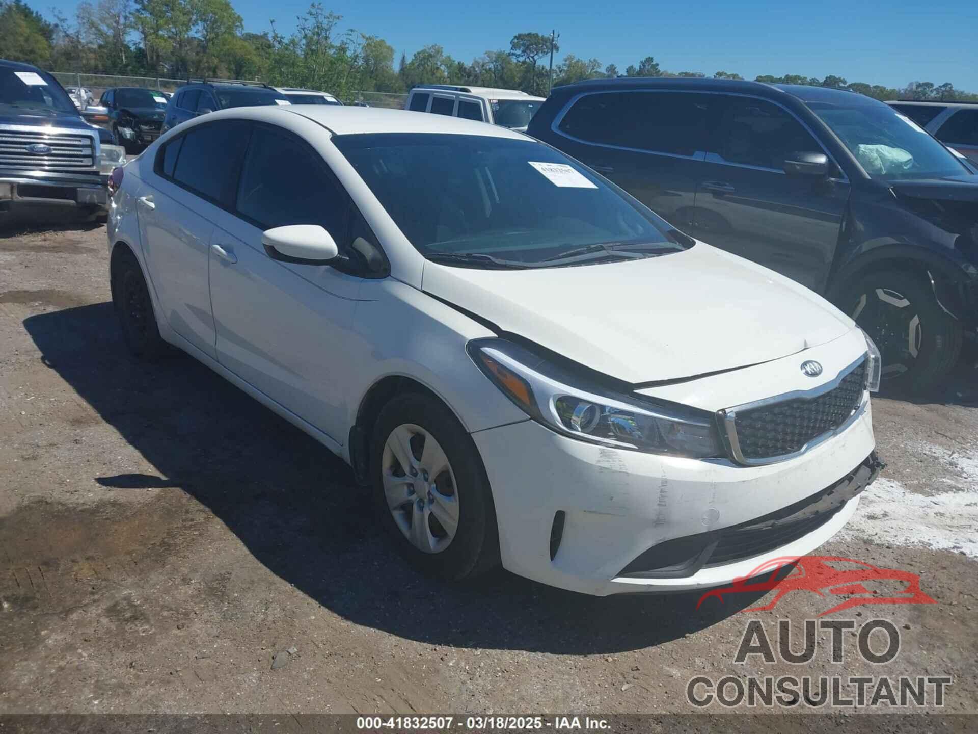 KIA FORTE 2018 - 3KPFK4A78JE235892
