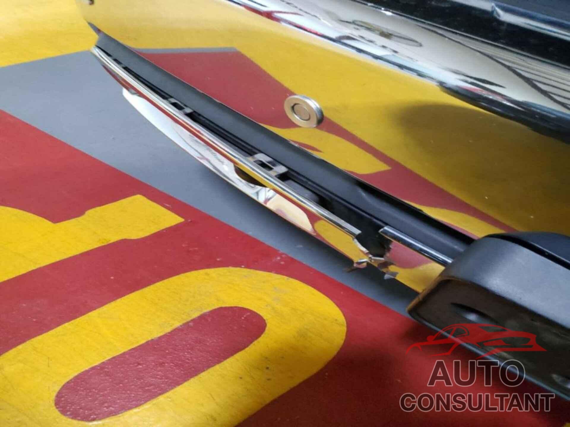 CHEVROLET SILVERADO 1500 2019 - 3GCUYGEL2KG113047